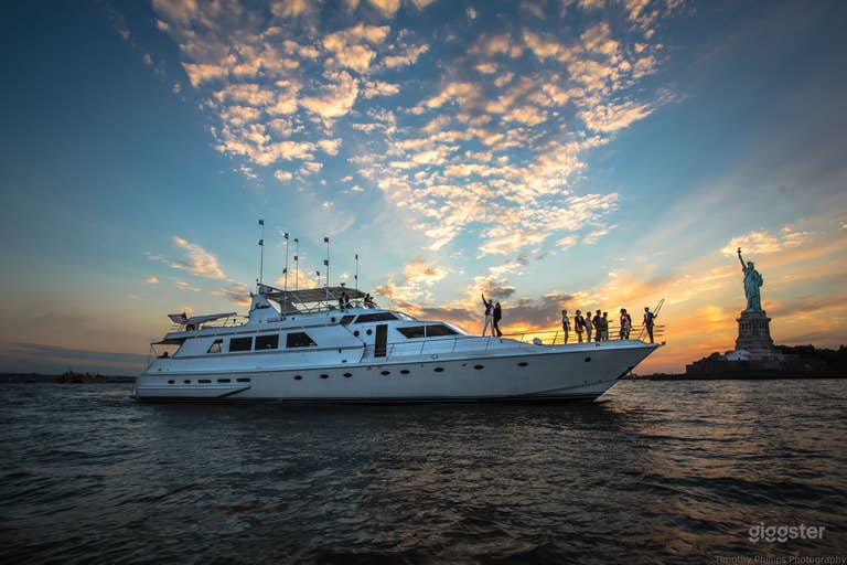  100 ft Luxury Yacht in NYC and NJ 