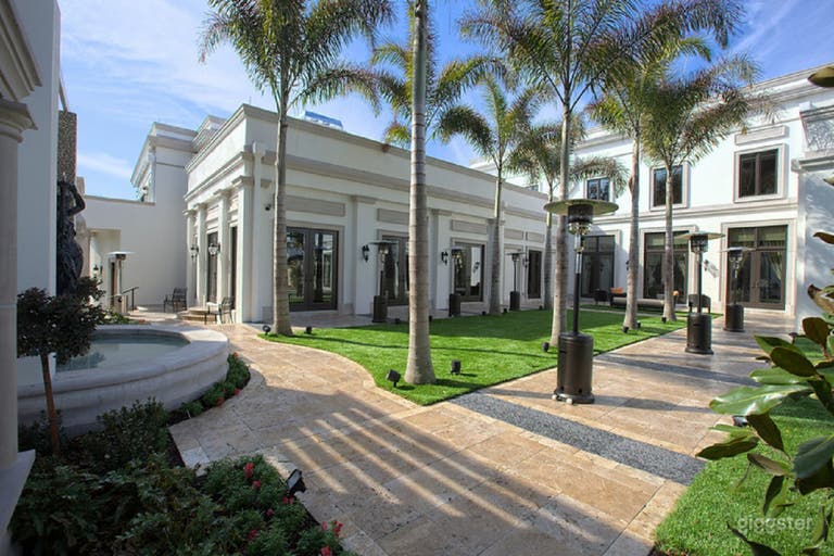  Classic Mansion Residence with Embassy Ambience 