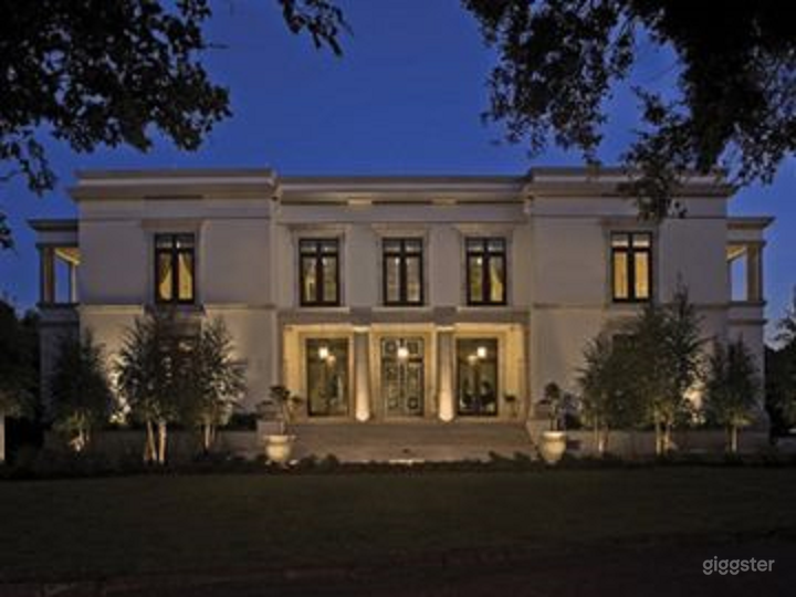  Classic Mansion Residence with Embassy Ambience 