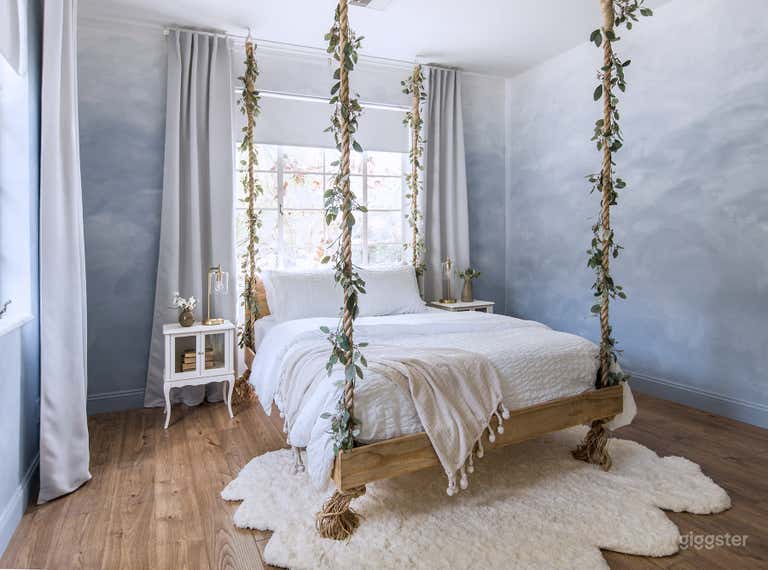  The Riverside Retreat | HGTV 보헤미안 주택 및 열대 정원 