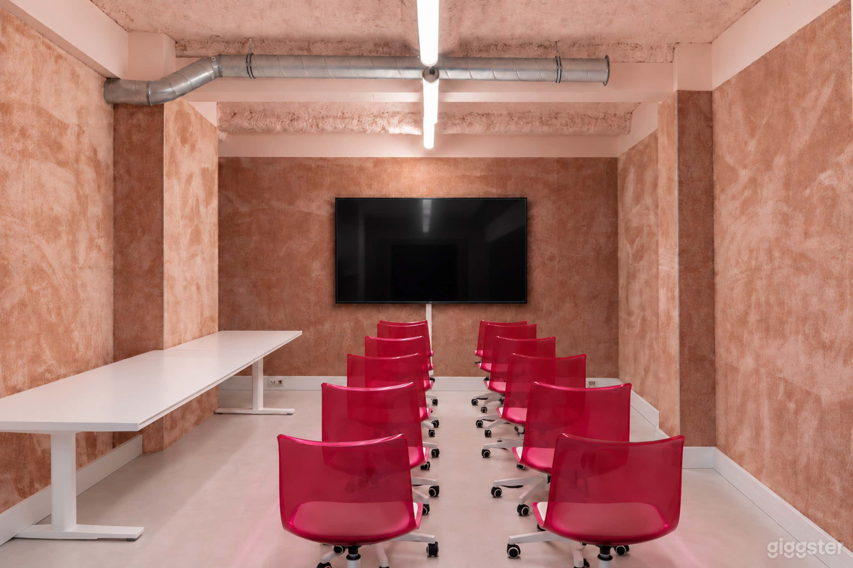 Photo de Salle de réunion Terre cuite 26 décor de casting – Paris Gare de Lyon 2