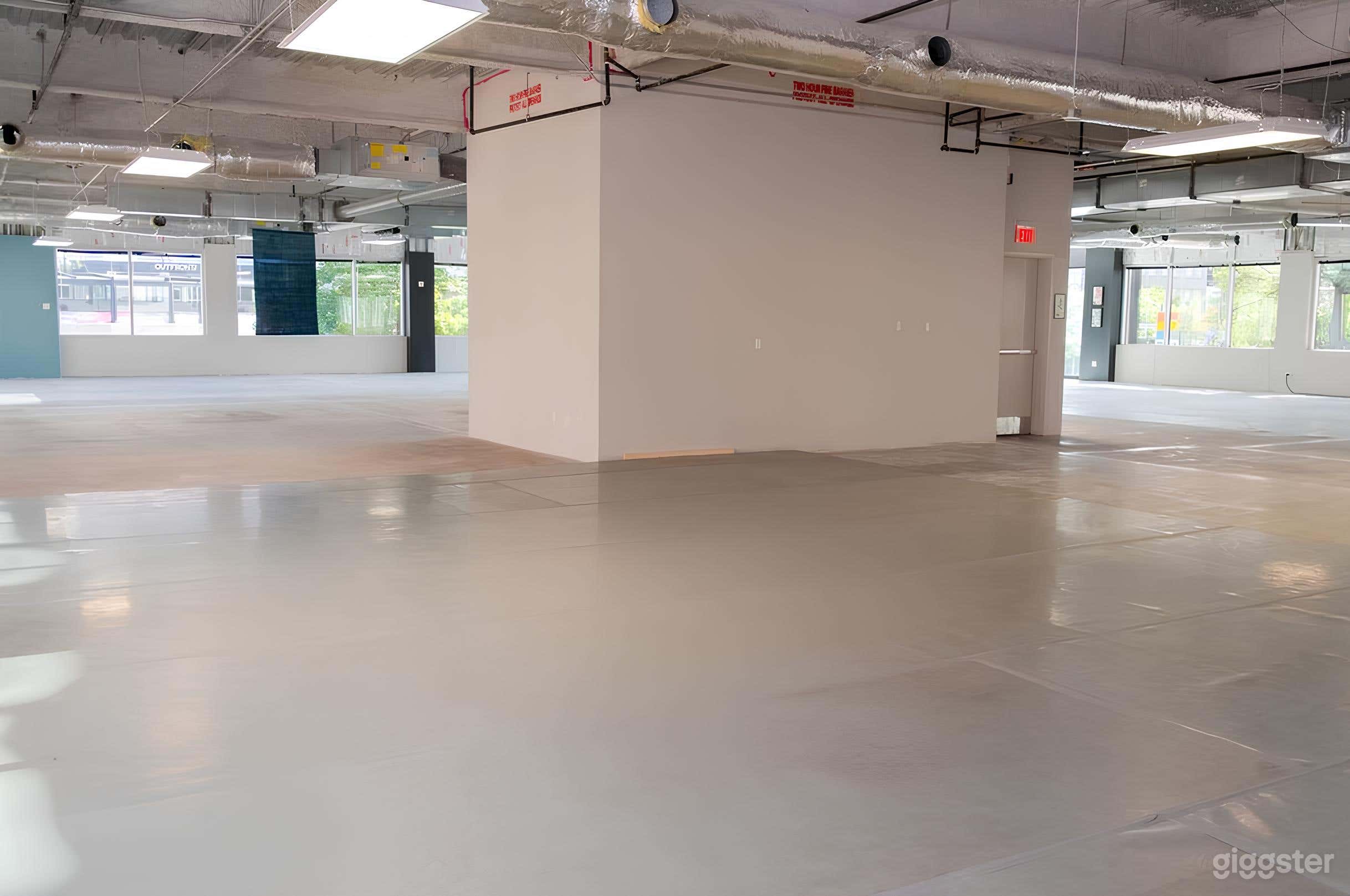 Bright Studio Photo 3