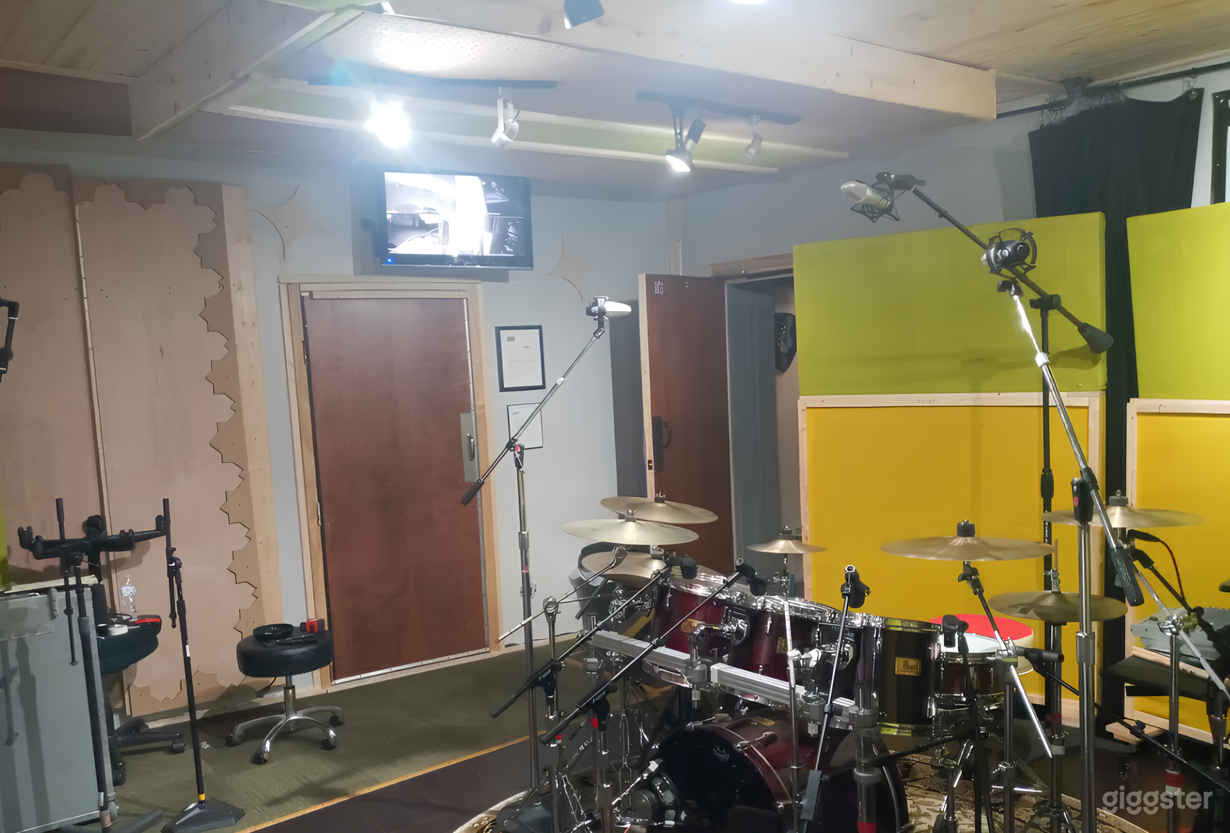 Professional Rehearsal & Recording Studio  Photo 4