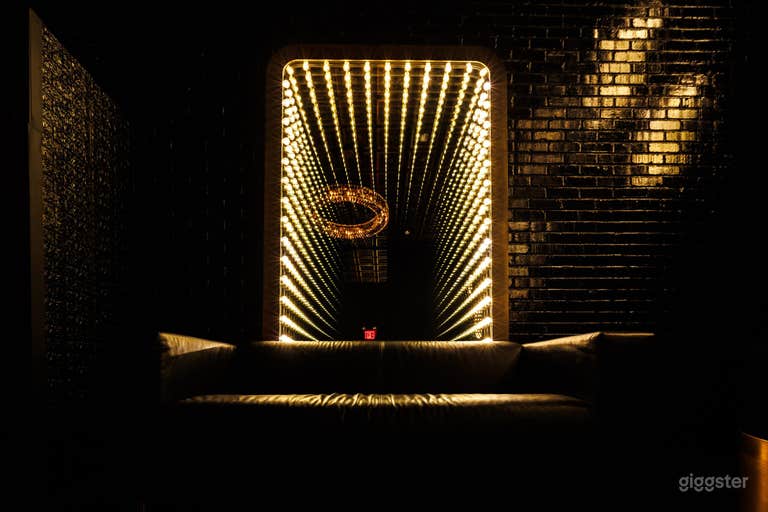  East Village/Union Square Bar Lounge w/ Karaoke + Big Screen 