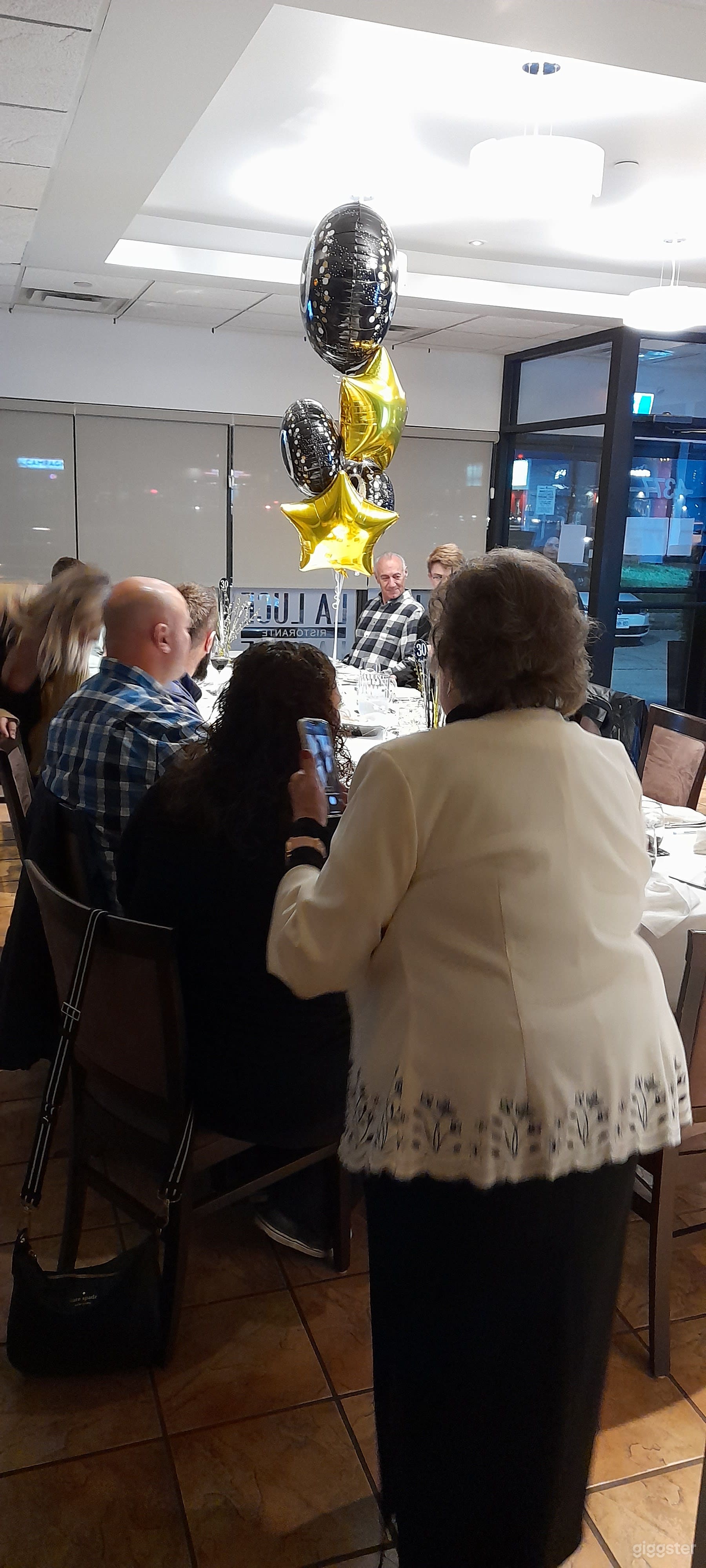 Small room in Italian restaurant in Toronto Photo 3