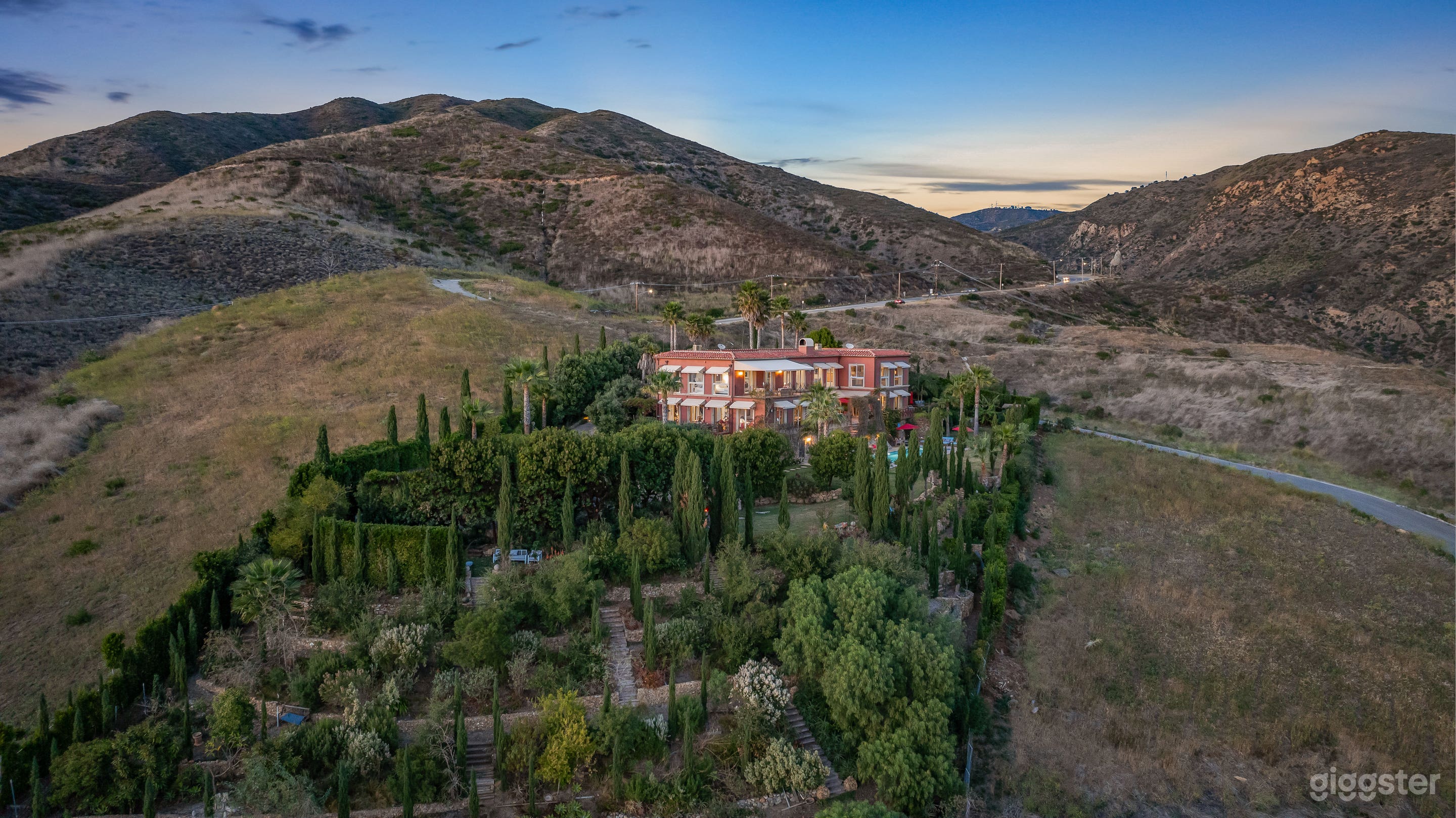 MALIBU SUMMER VILLA #223 Photo 2