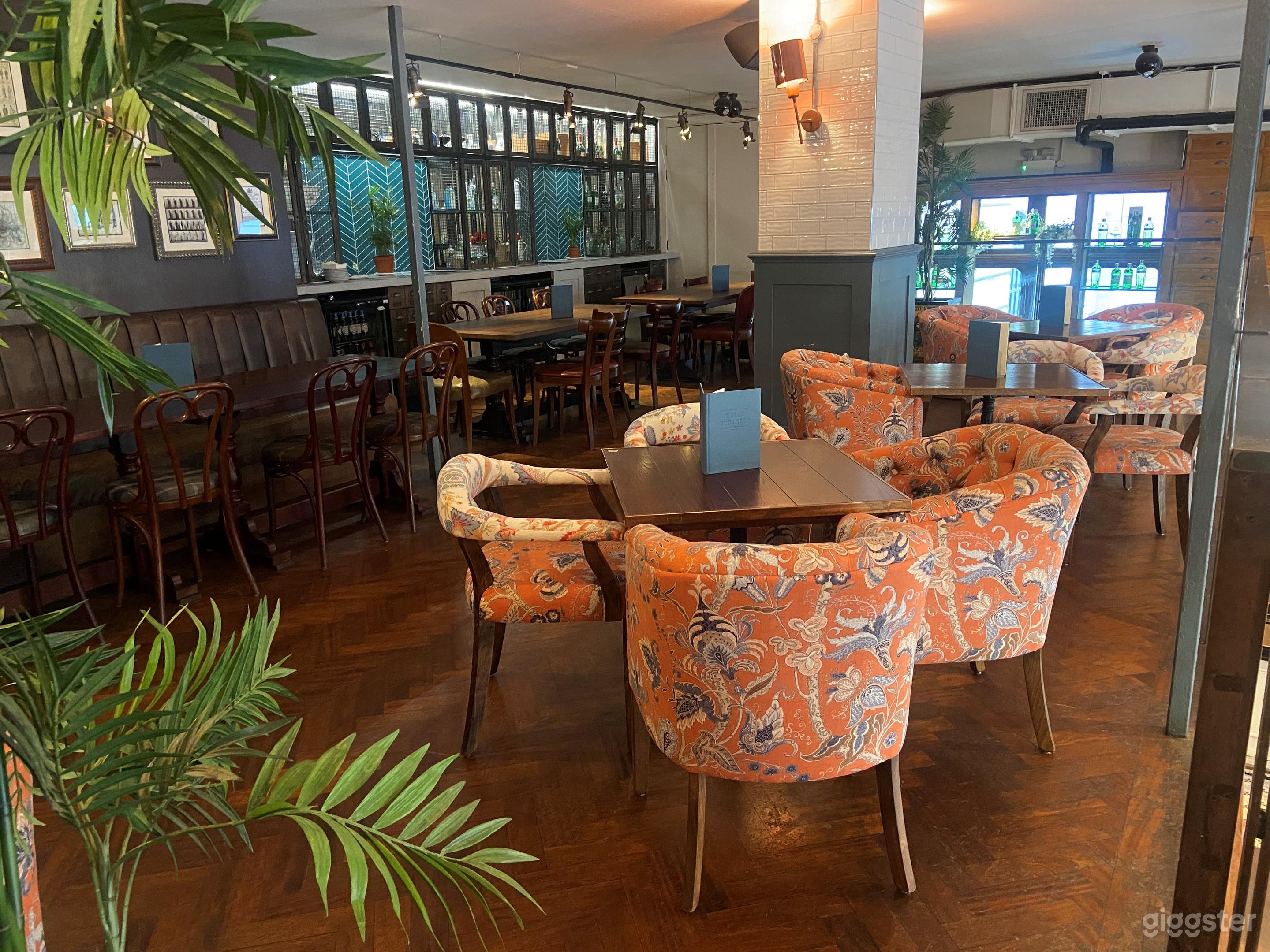 Mezzanine - lounge area seating