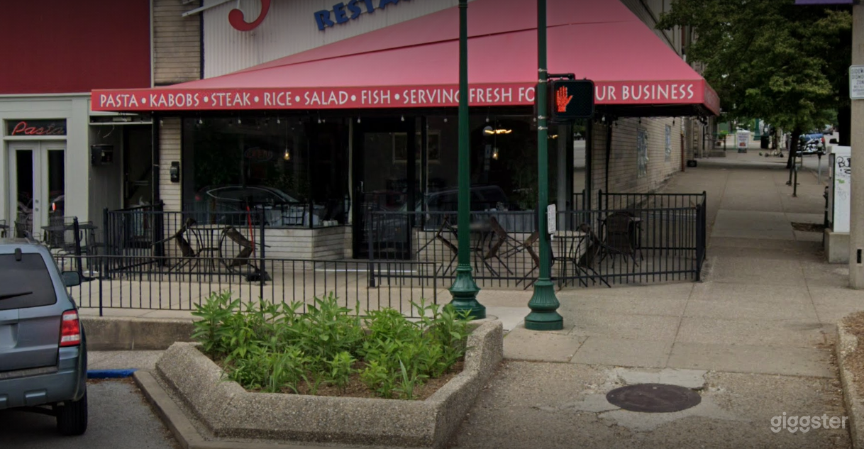 Classic Outdoor Dining for Small Parties  Photo 1