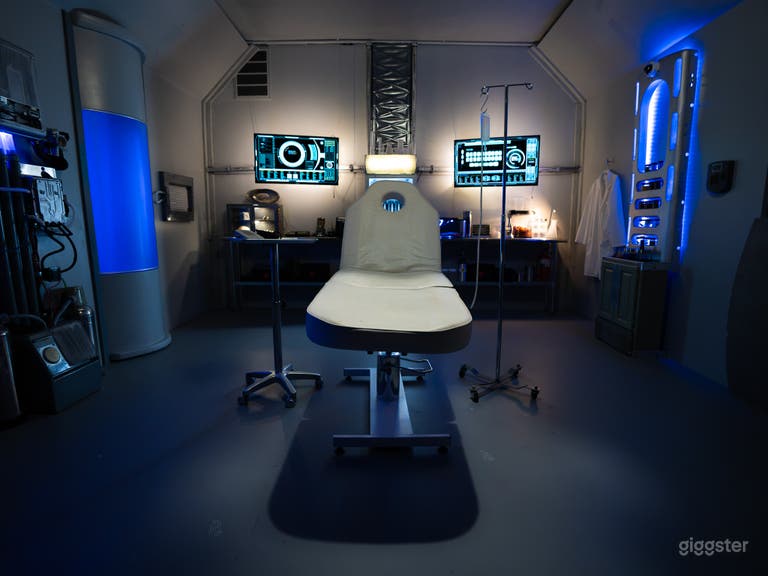  Enorme studio cinematografico di 10.000 piedi quadrati | 16 set + LED Volume 