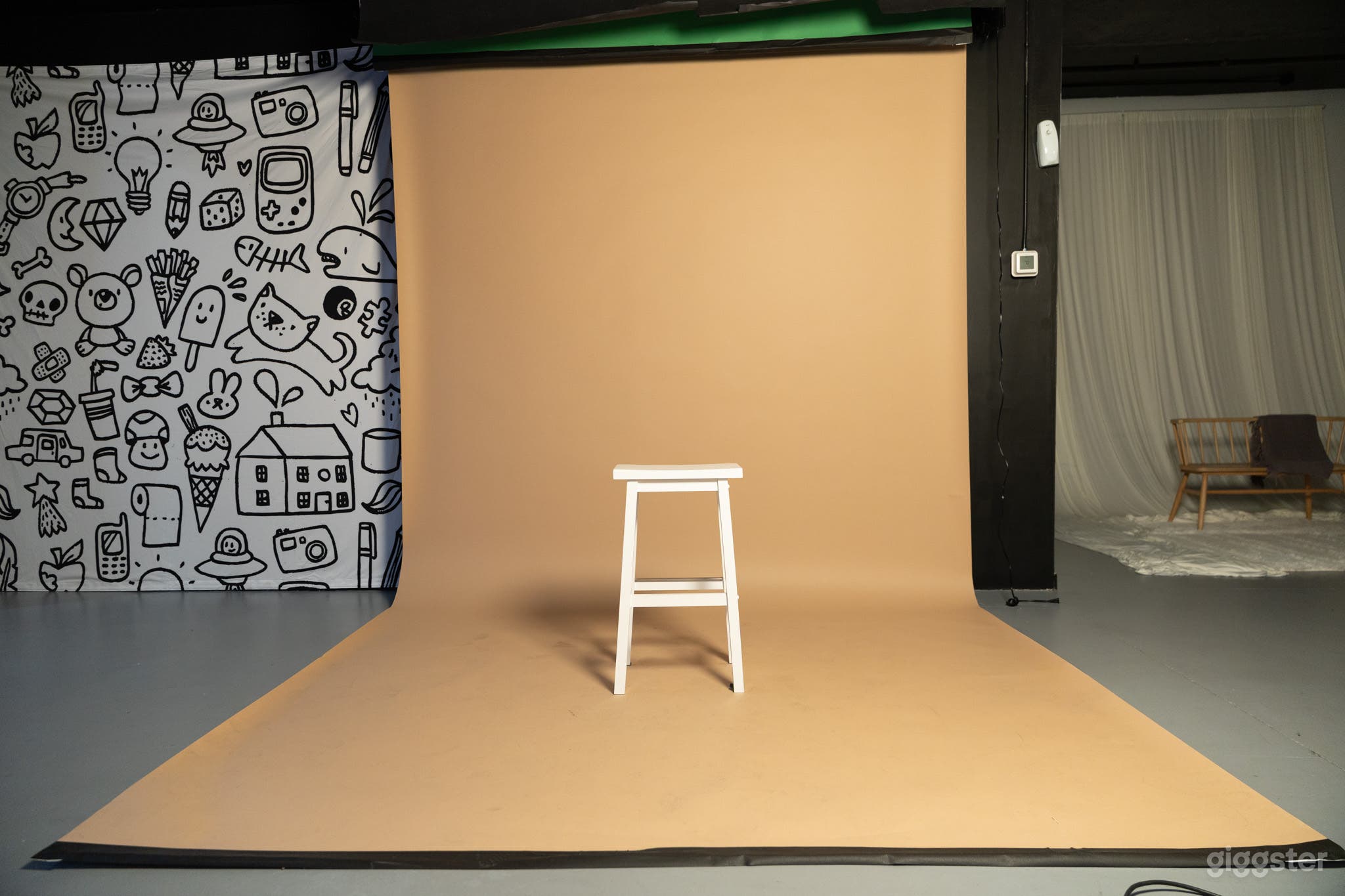 Massive 10,000 Sq Ft Film Studio | 16 Sets + LED Volume Photo 4