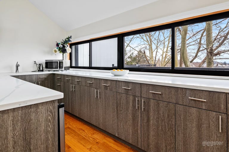  Loft Suite with City Views 