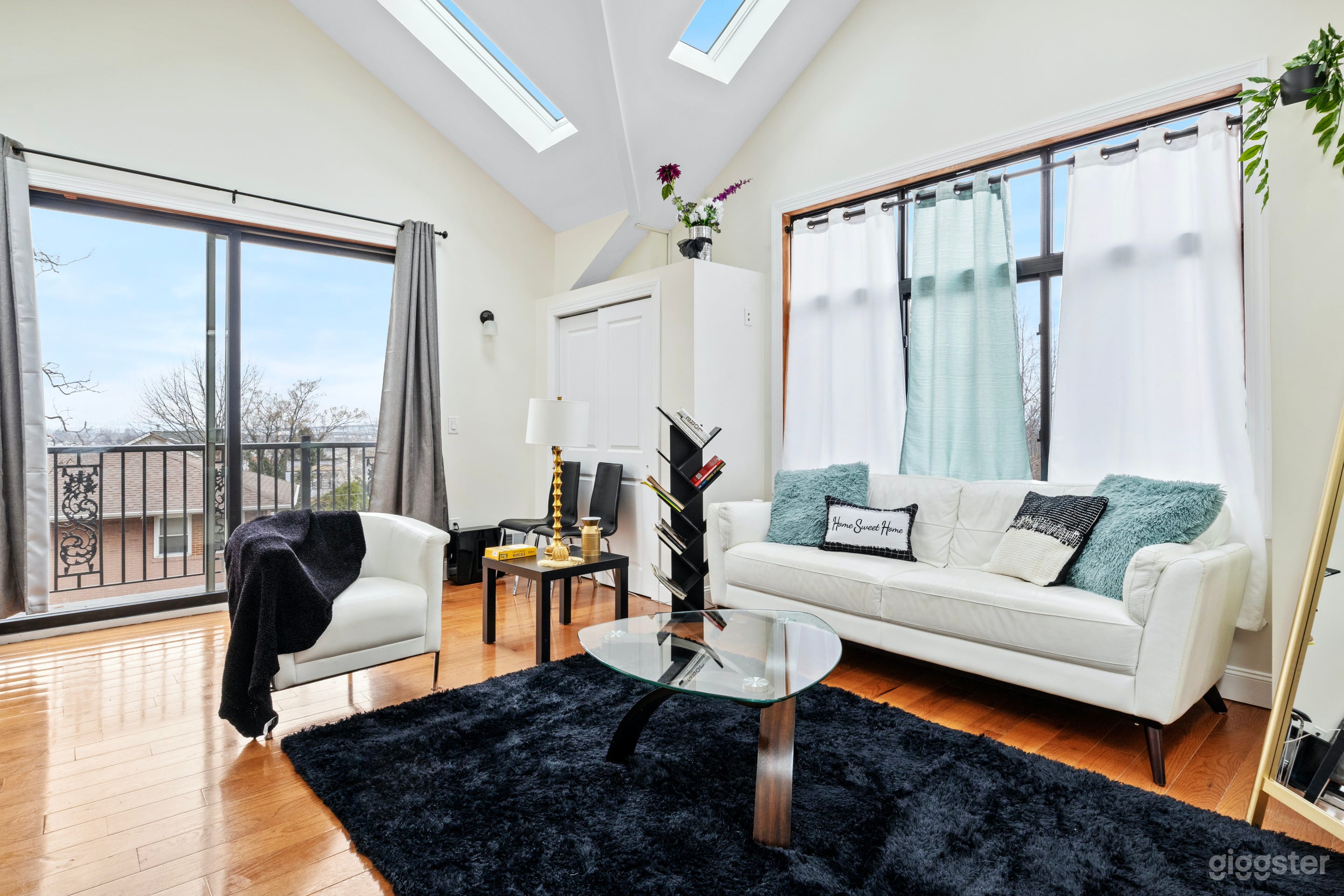 Loft Suite with City Views Photo 1