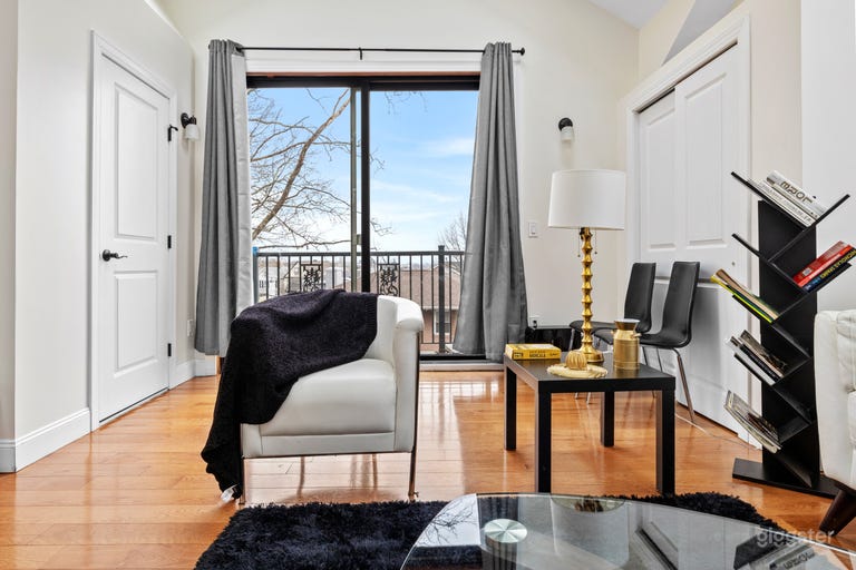  Loft Suite with City Views 