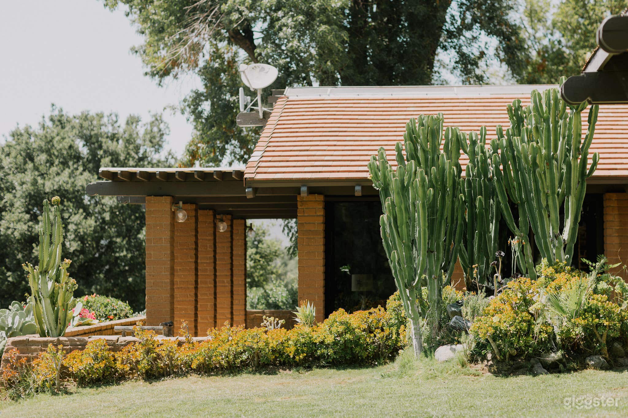Rustic Adobe Ranch with Panoramic California Views Photo 3
