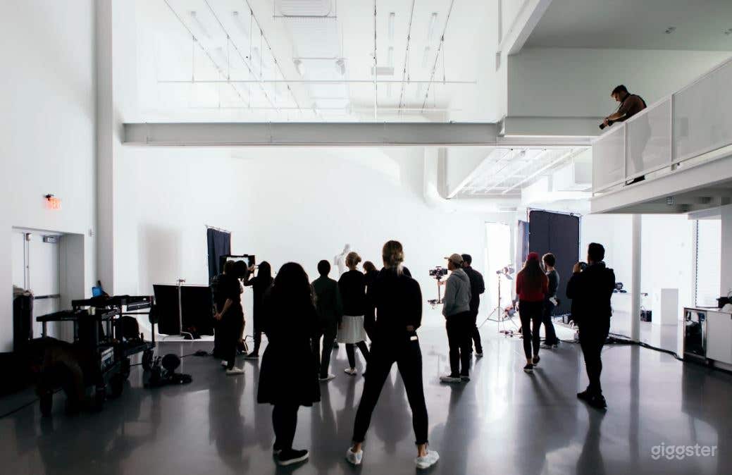 Full Studio - Daylight, Cyc Wall and Show Kitchen Studios Photo 1