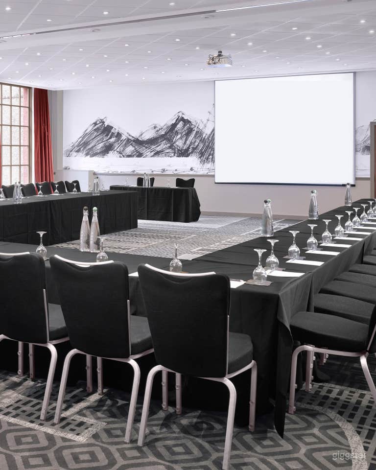  The Canongate Room 