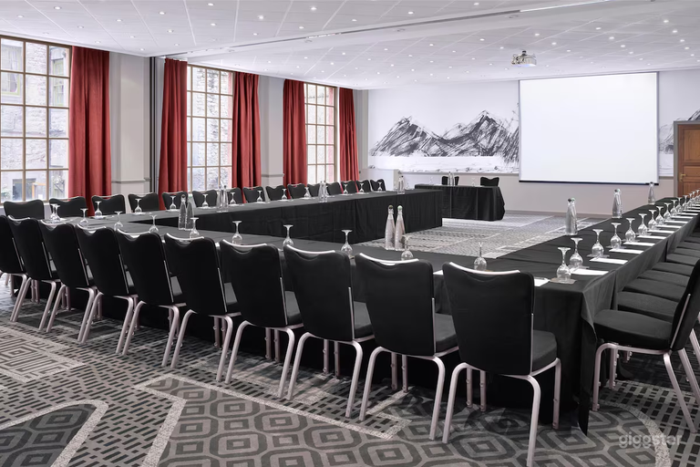  The Canongate Room 