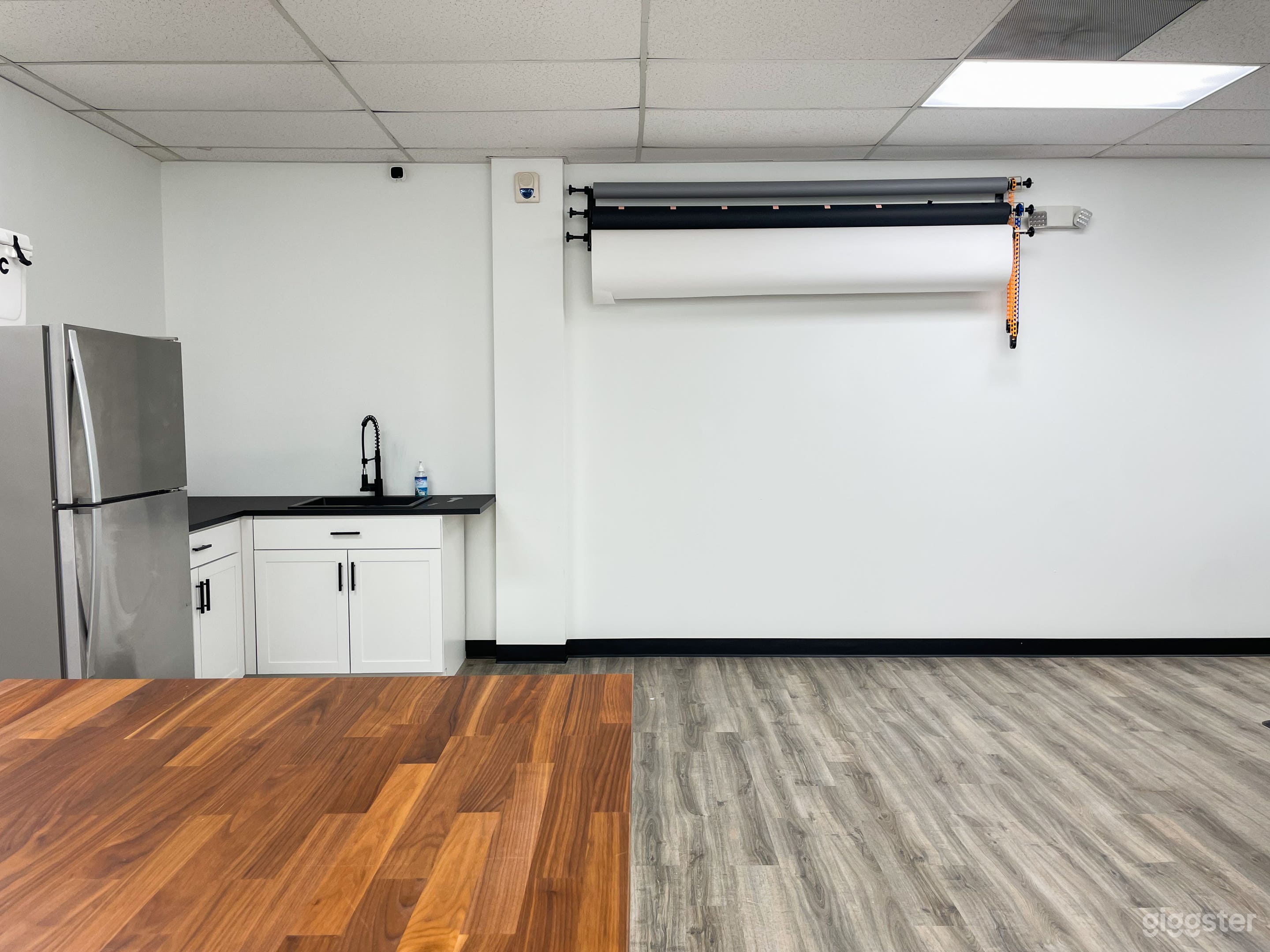 Spacious Studio in Southend Charlotte off Woodlawn Photo 4