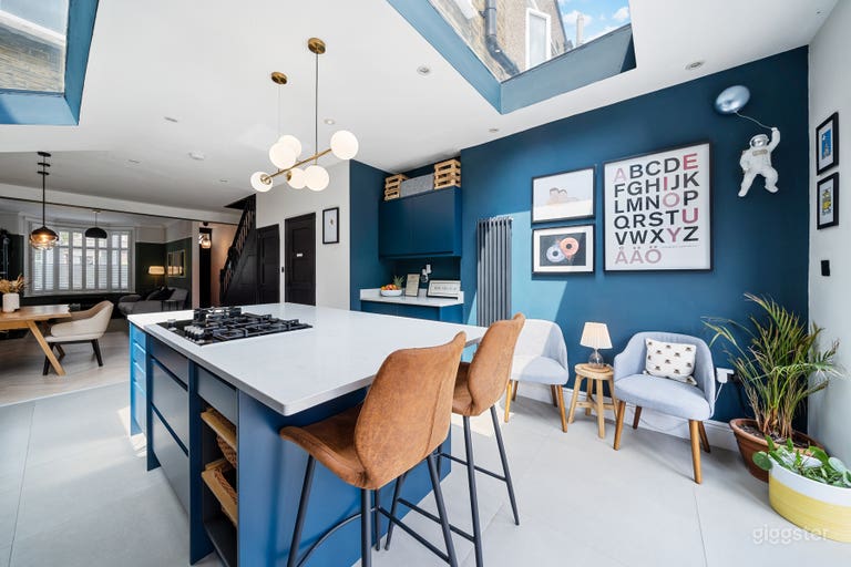  4 Bed, Modern, Stylish & Spacious Victorian Home 