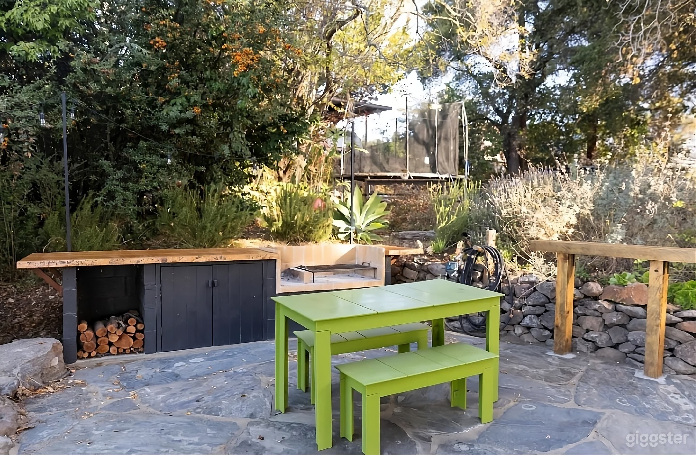 Enchanting Treehouse Backyard Photo 3