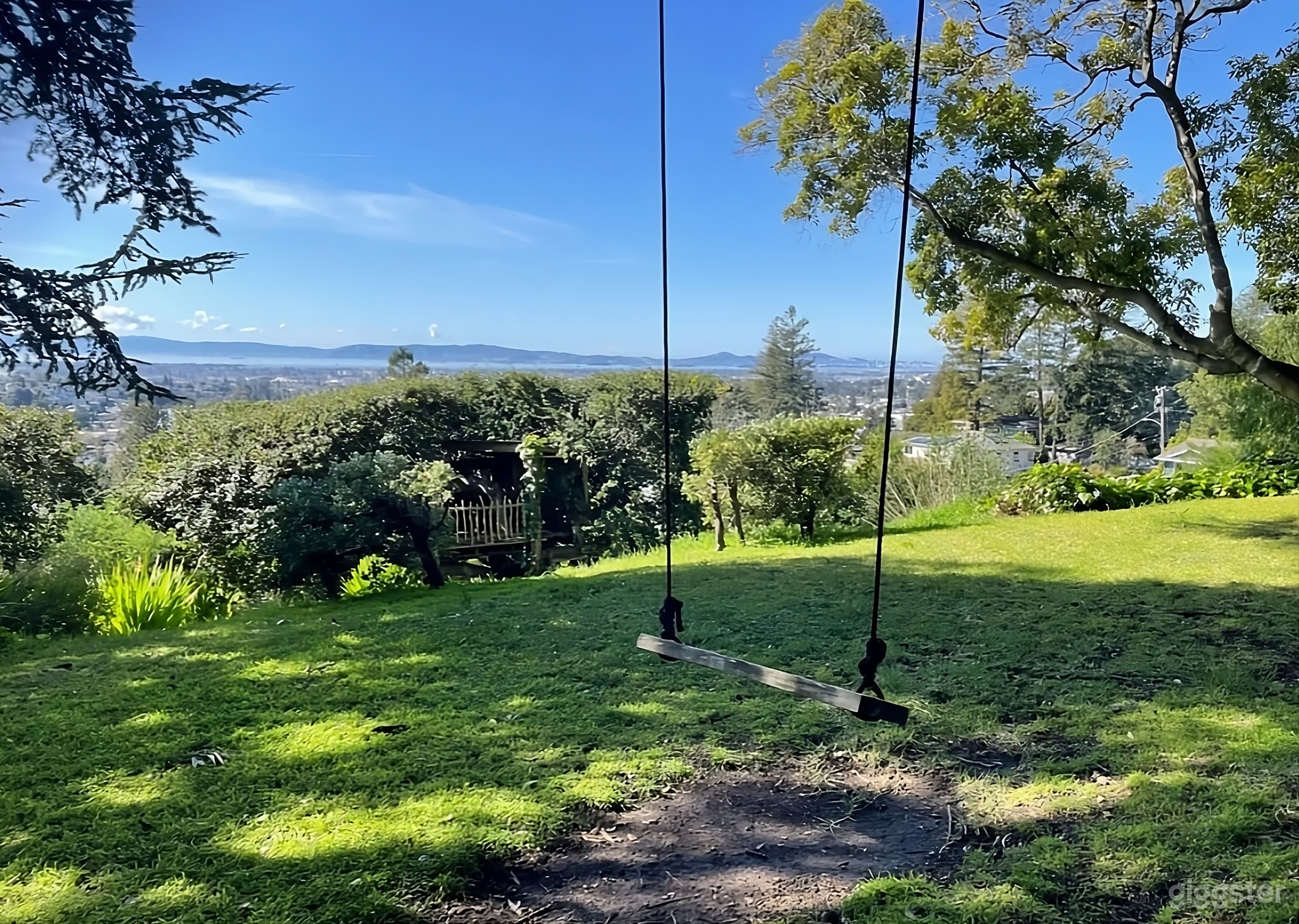 Enchanting Treehouse Backyard Photo 1