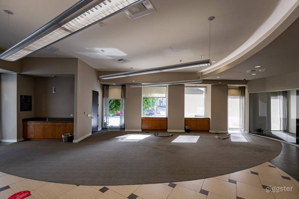 VACANT BANK SPACE #031 IN SANTA MONICA Photo 4