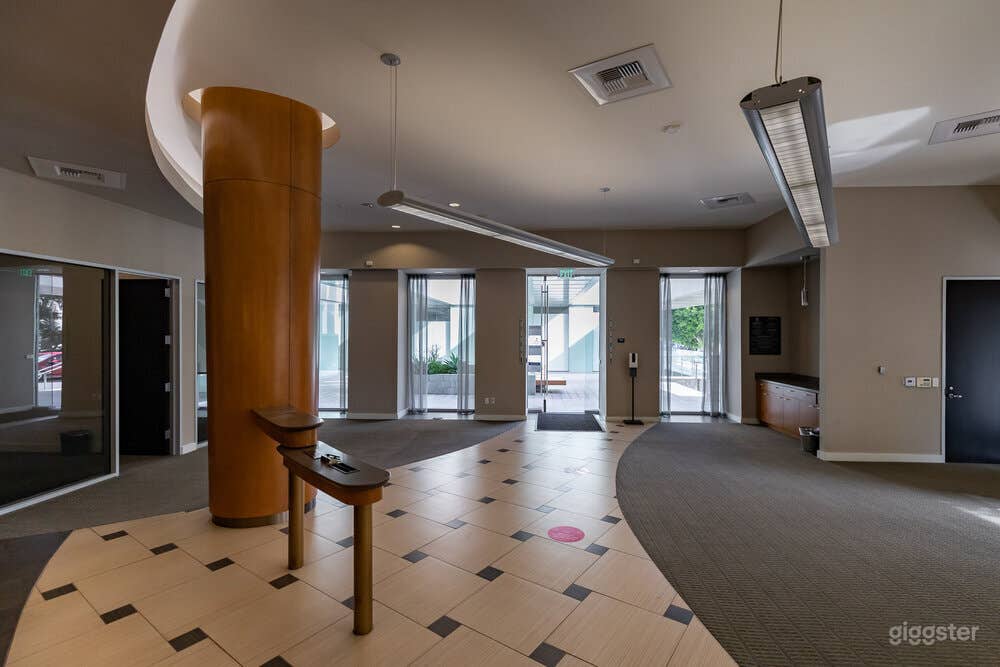 VACANT BANK SPACE #031 IN SANTA MONICA Photo 3