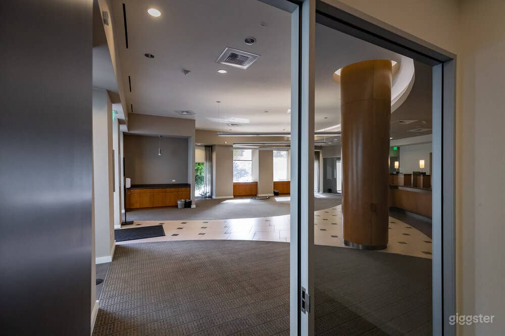 VACANT BANK SPACE #031 IN SANTA MONICA Photo 2