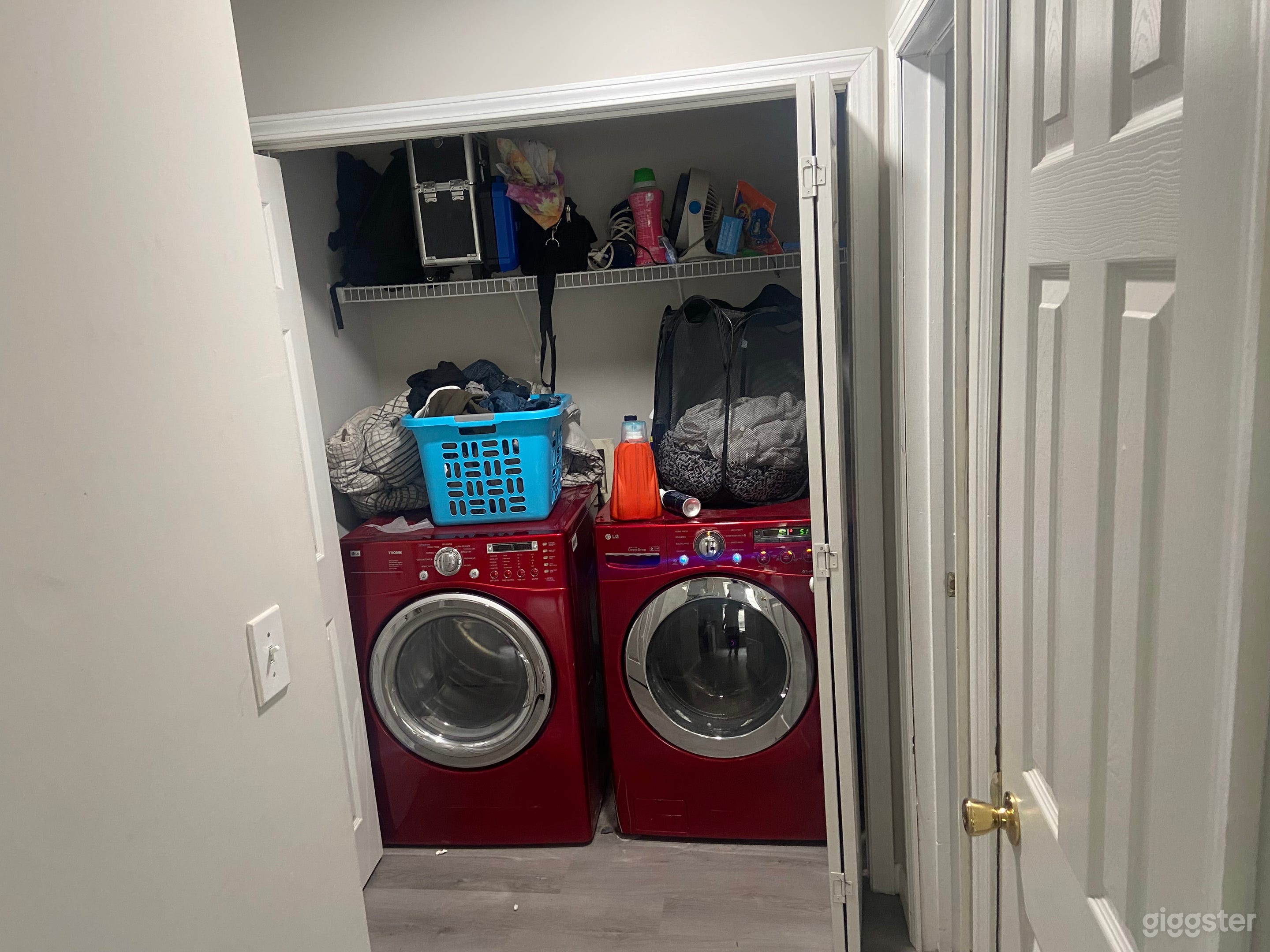 Spacious Penthouse w High Ceiling Photo 4