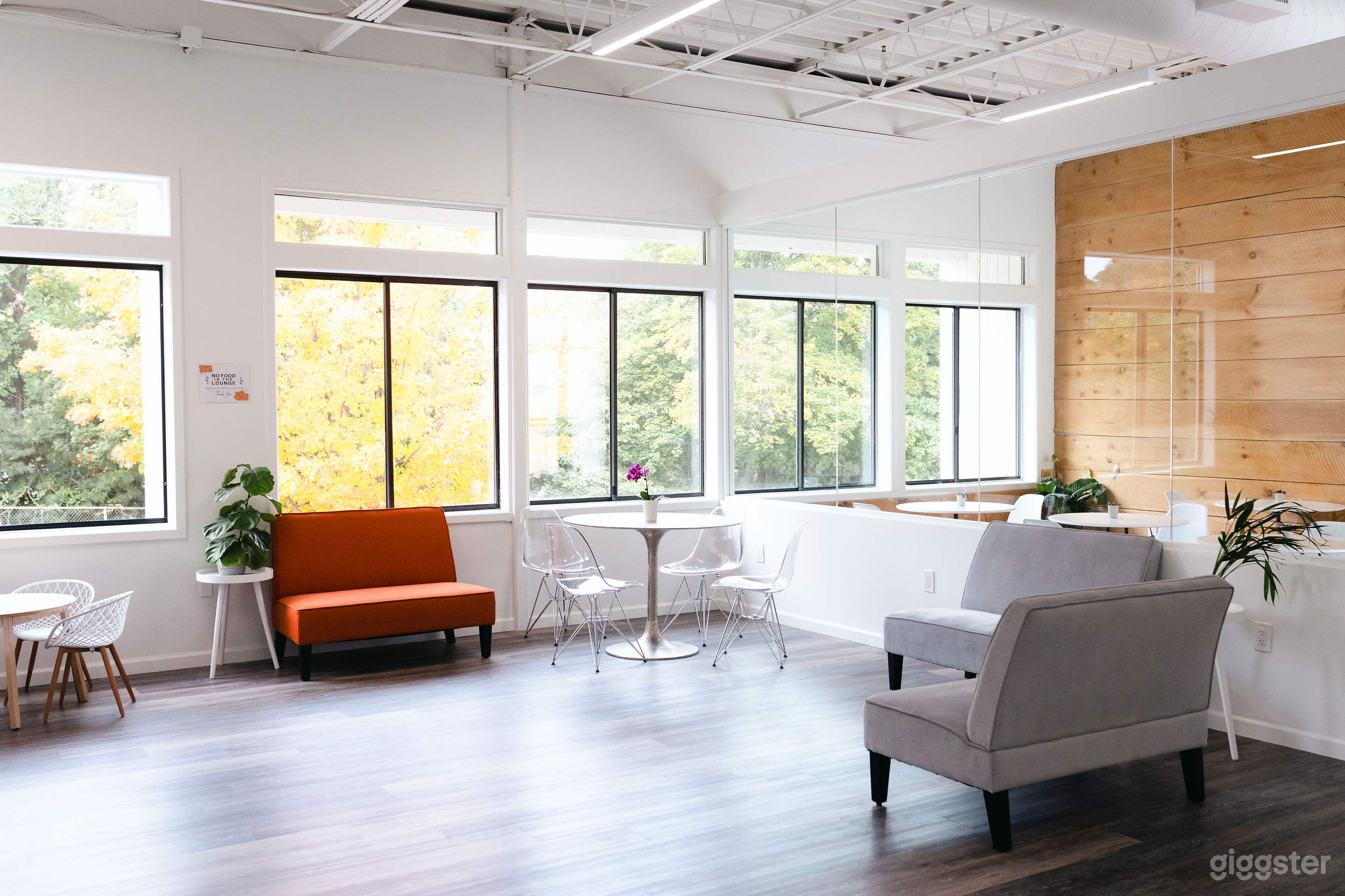 Upper Level Lounge Area