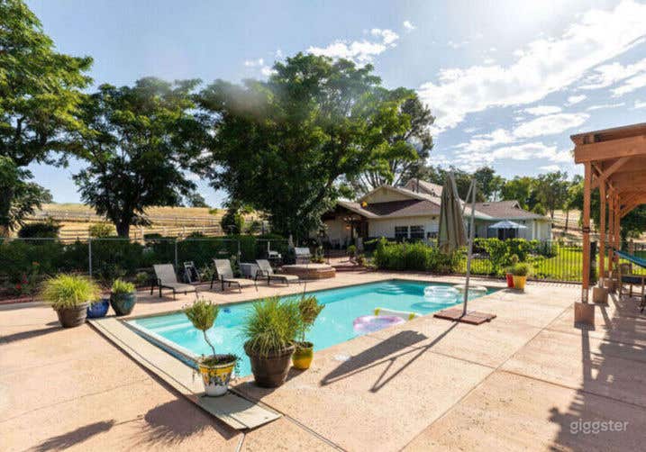 Pool in Lilac Farm Paso Photo 3