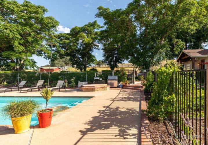  Pool in Lilac Farm Paso 