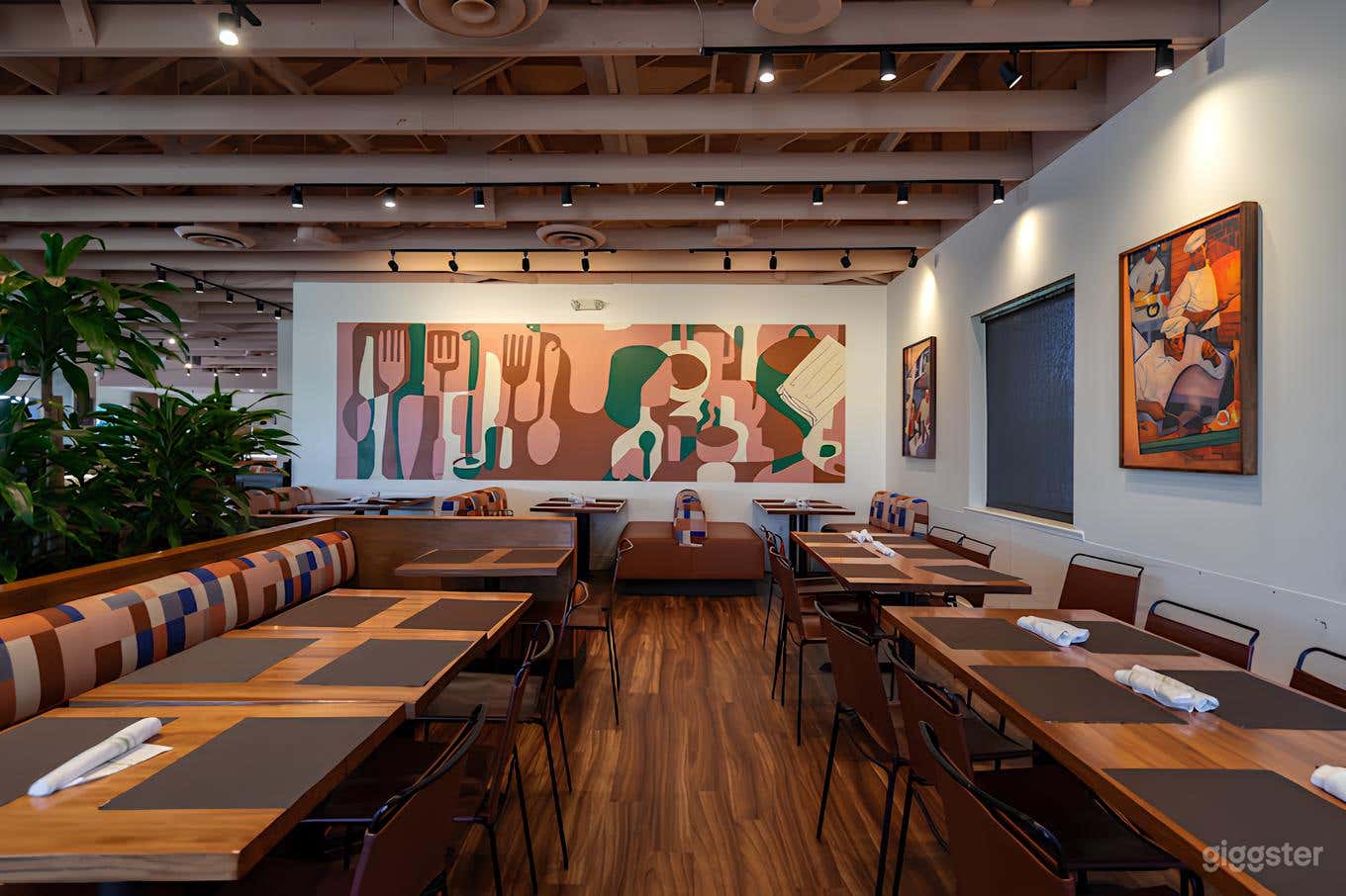 Exclusive Back Room Photo 1