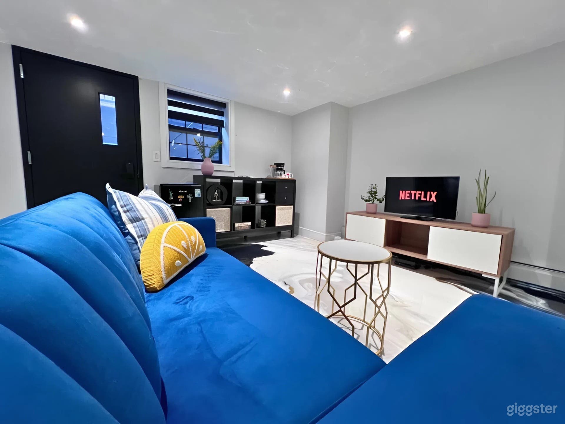 Multi Set, Sexy, Quiet Apartment Photo 3