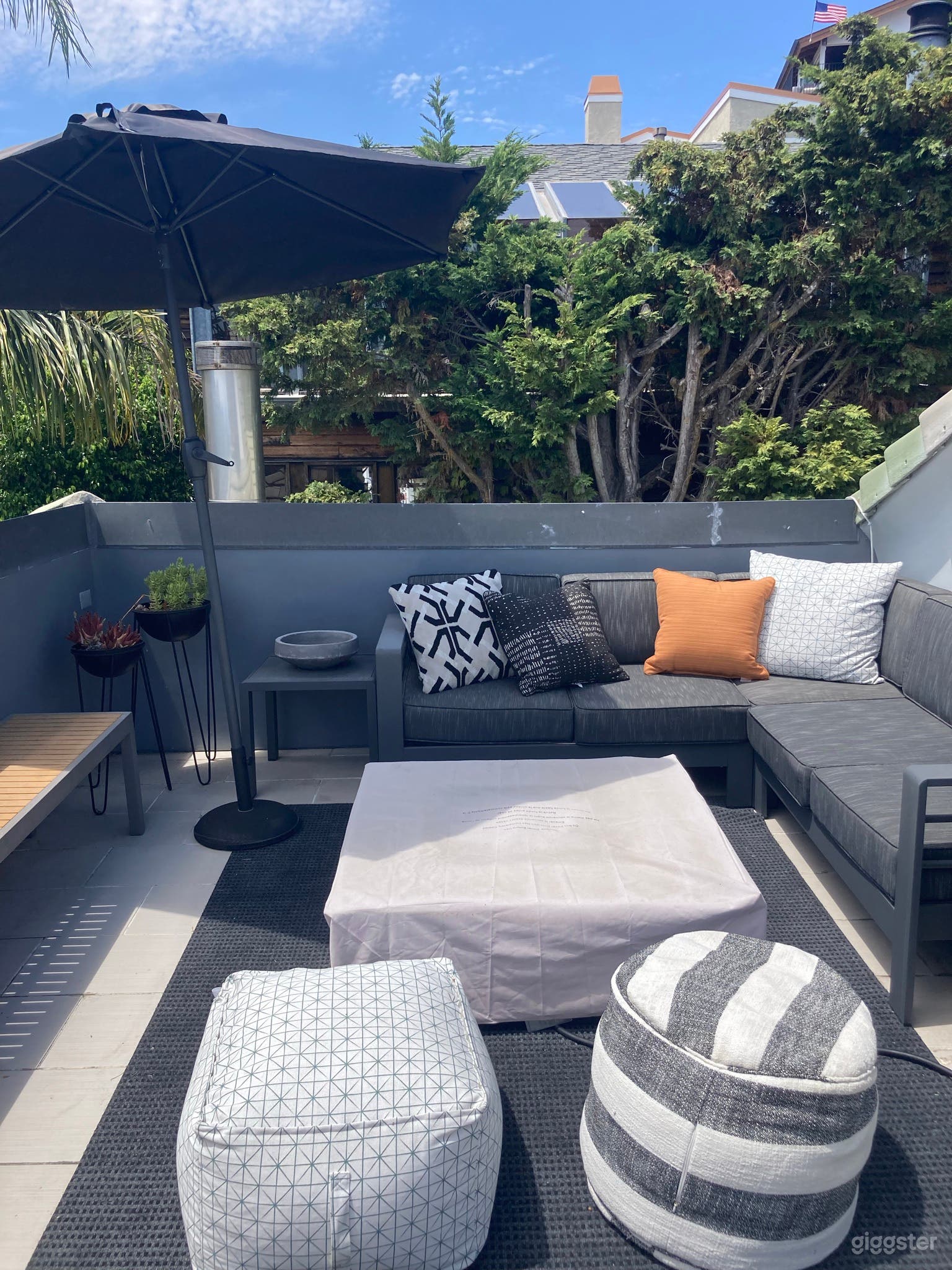 Simple architectural modern beach home  Photo 4