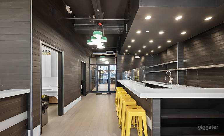  Cozy Café with Open Mic Stage 