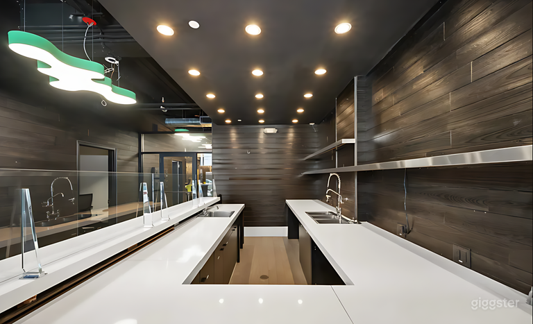  Cozy Café with Open Mic Stage 