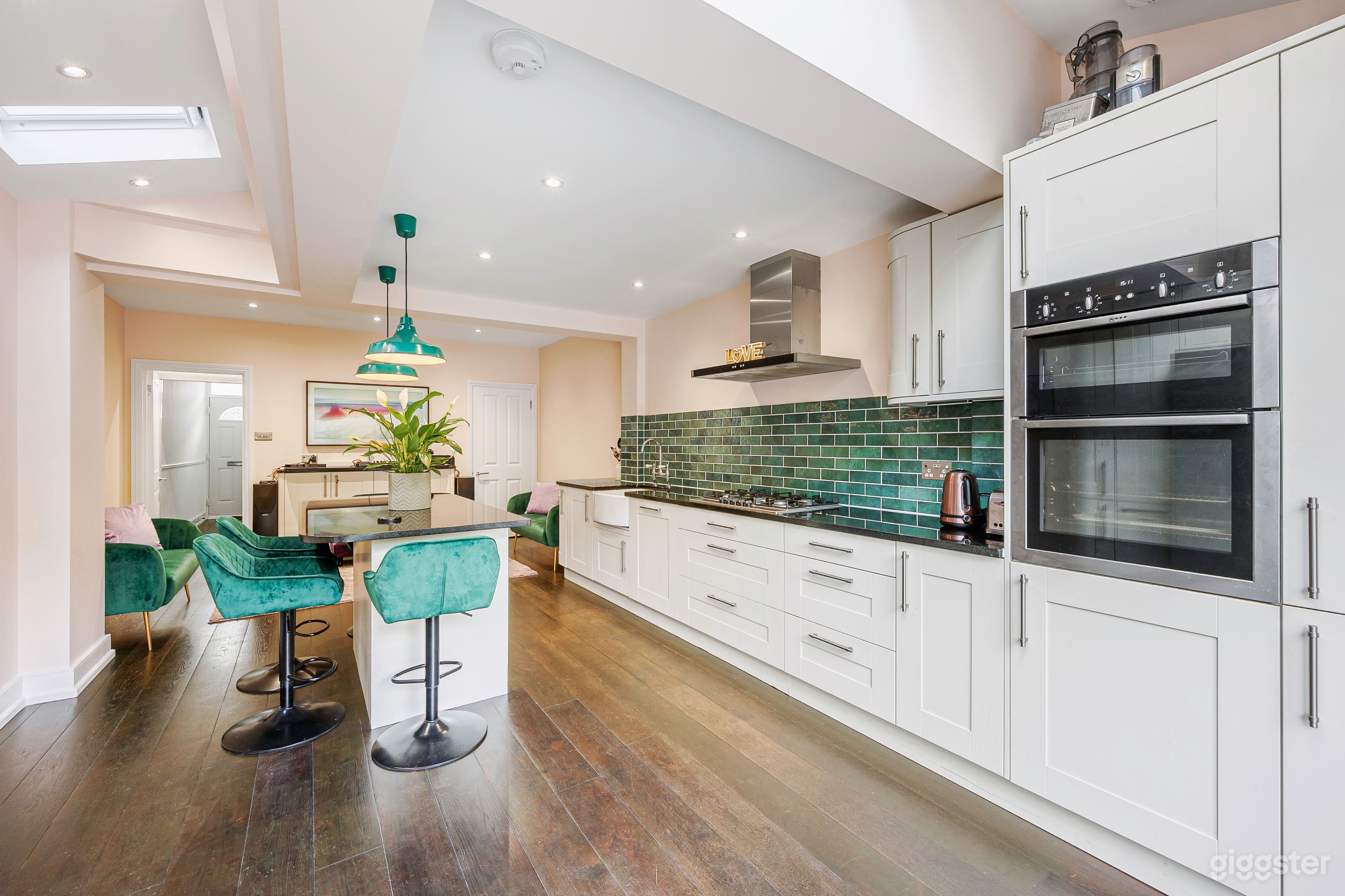 Modern End Terrace House - West London / Ealing Photo 4