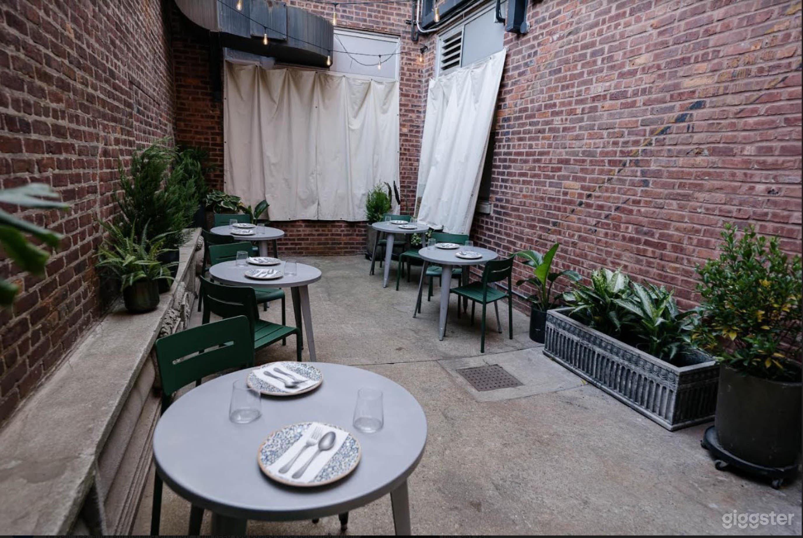 Simple Patio For 25 People Photo 1