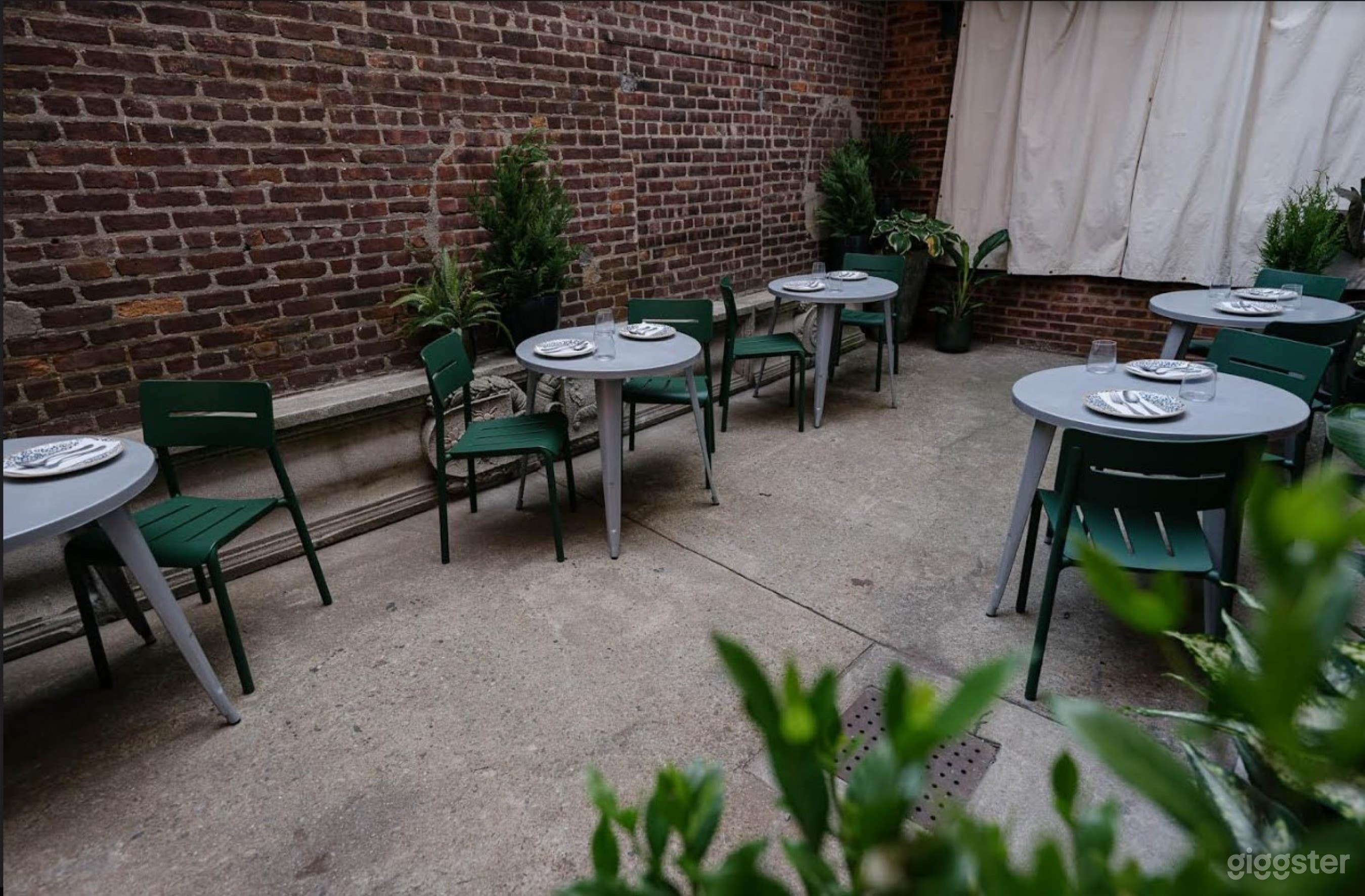 Simple Patio For 25 People Photo 4