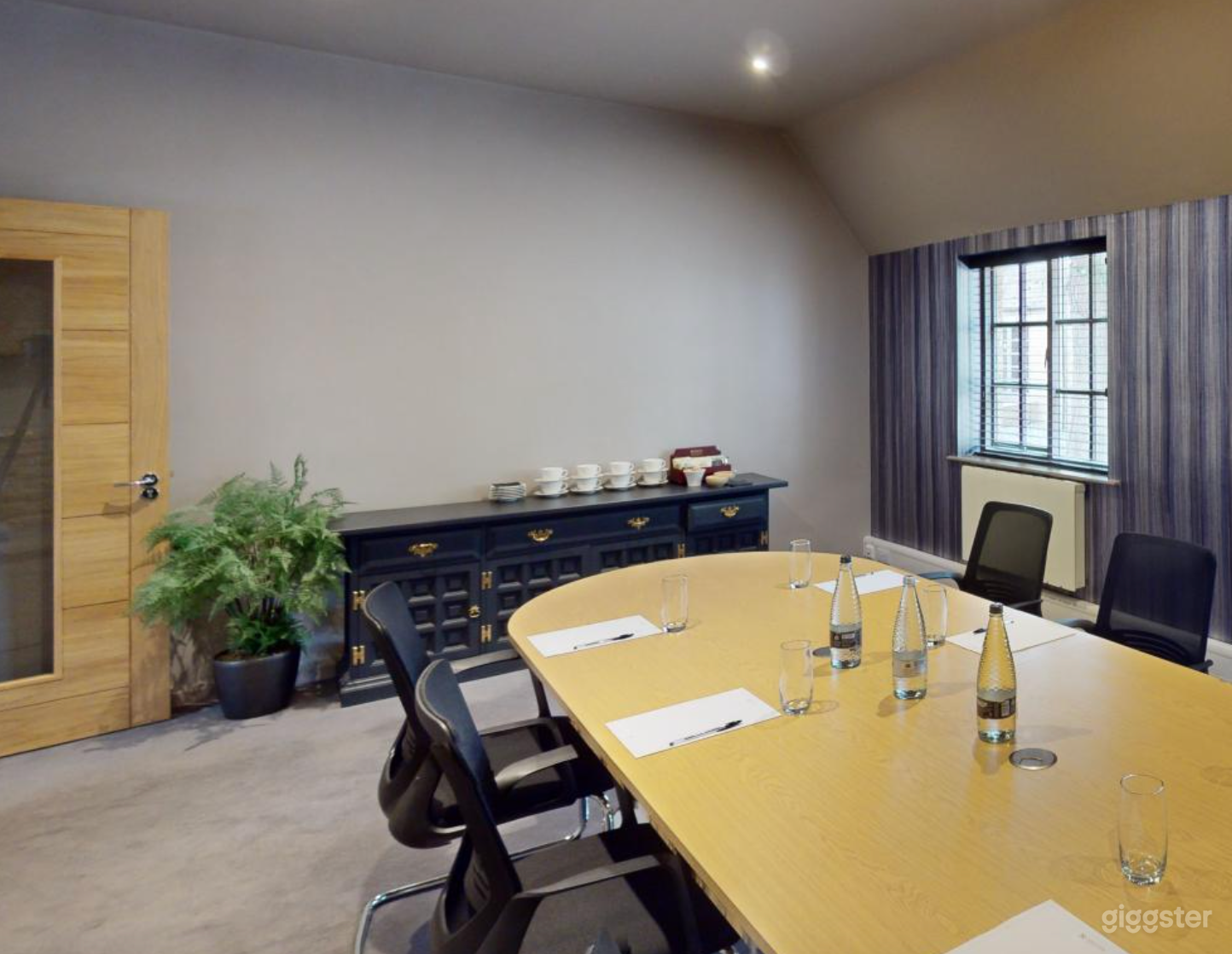 Newton Boardroom for Meetings Photo 1