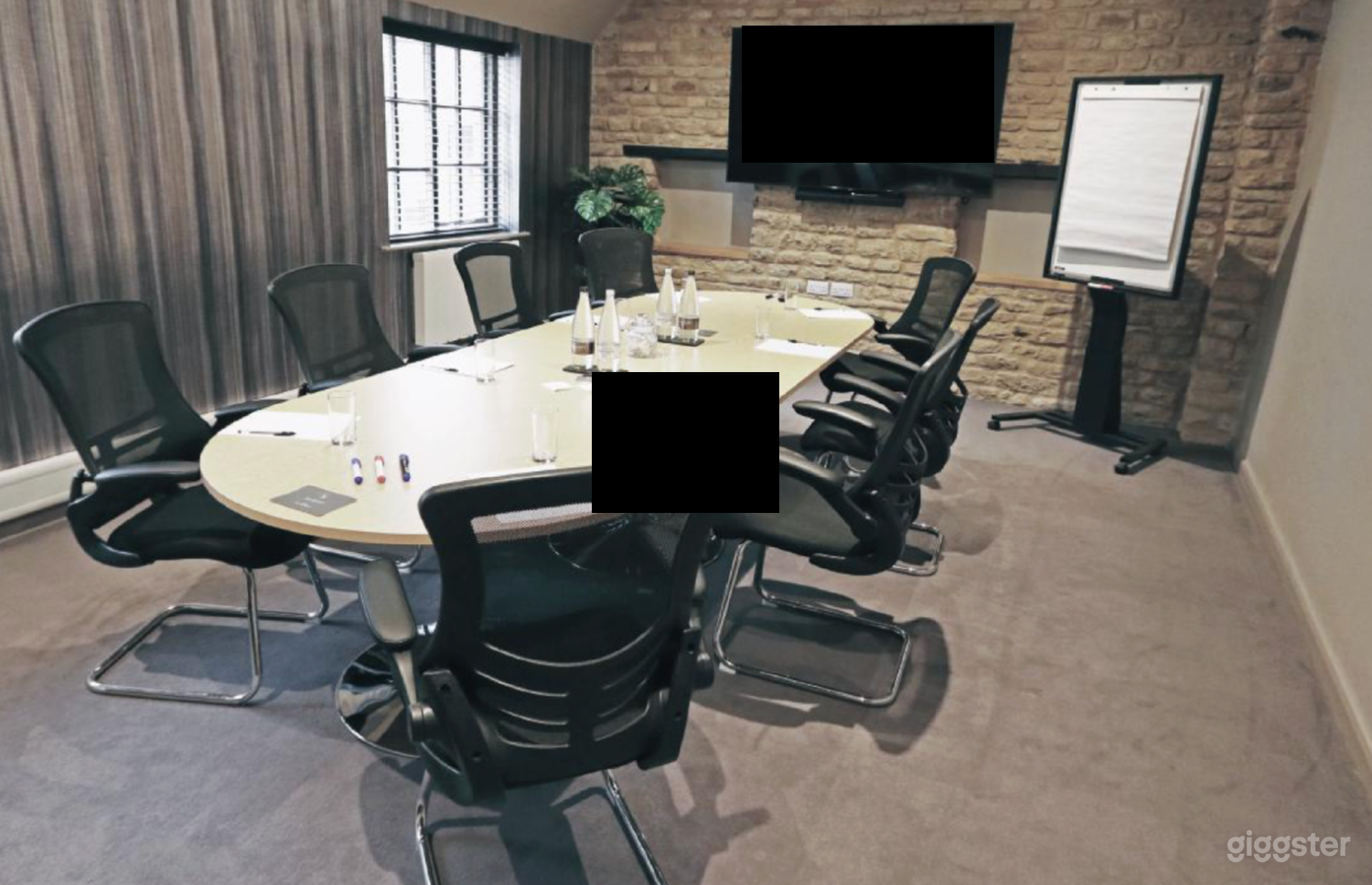 Newton Boardroom for Meetings Photo 3