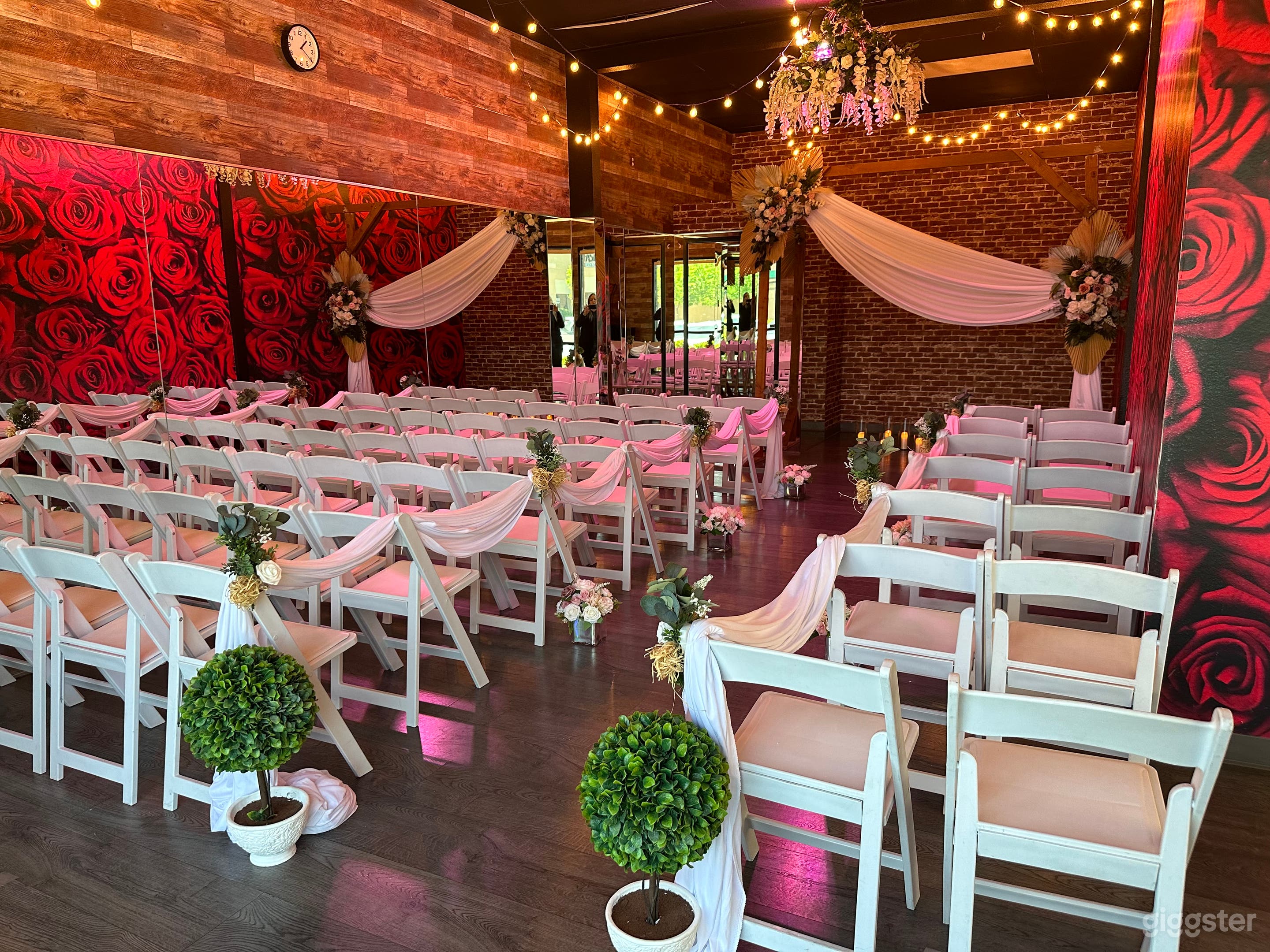 Small Rose Room Creative Space Photo 2