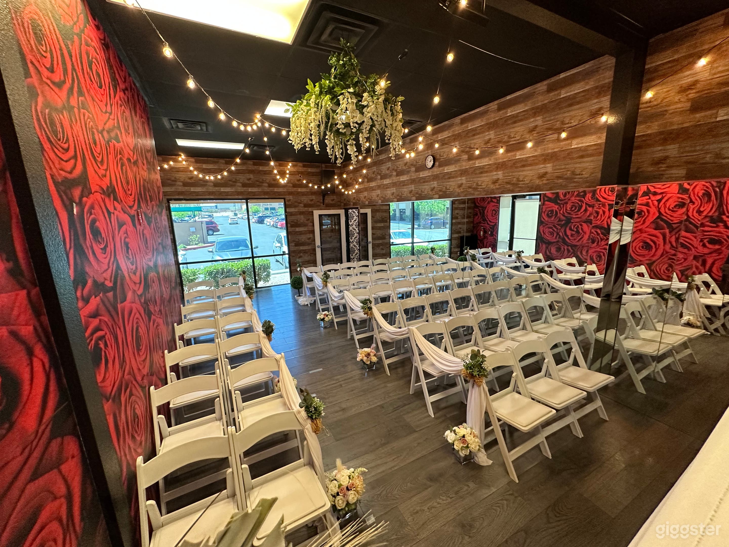 Small Rose Room Creative Space Photo 4