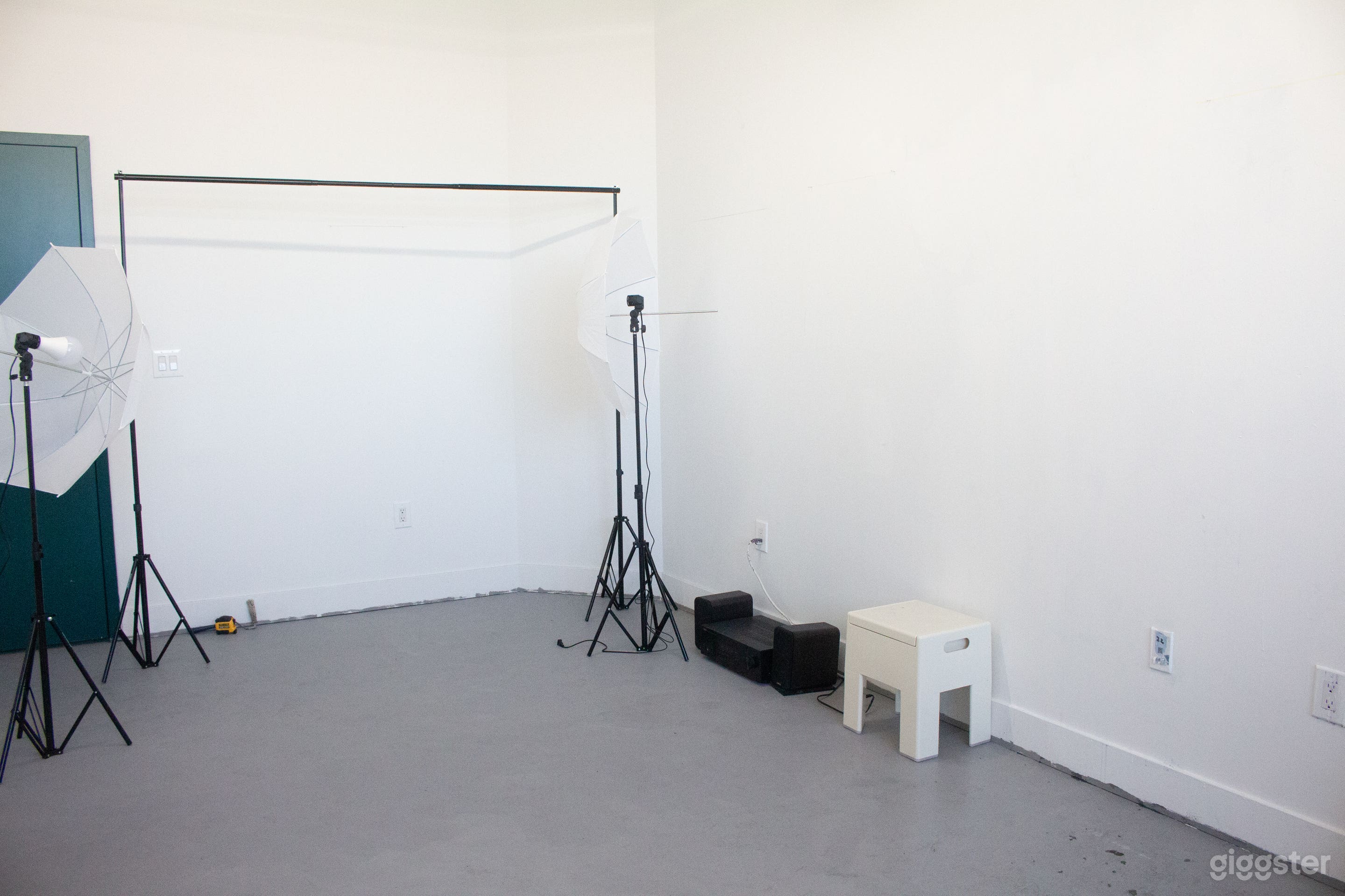 Bright, Equipped Photo Studio - run by artist Photo 3