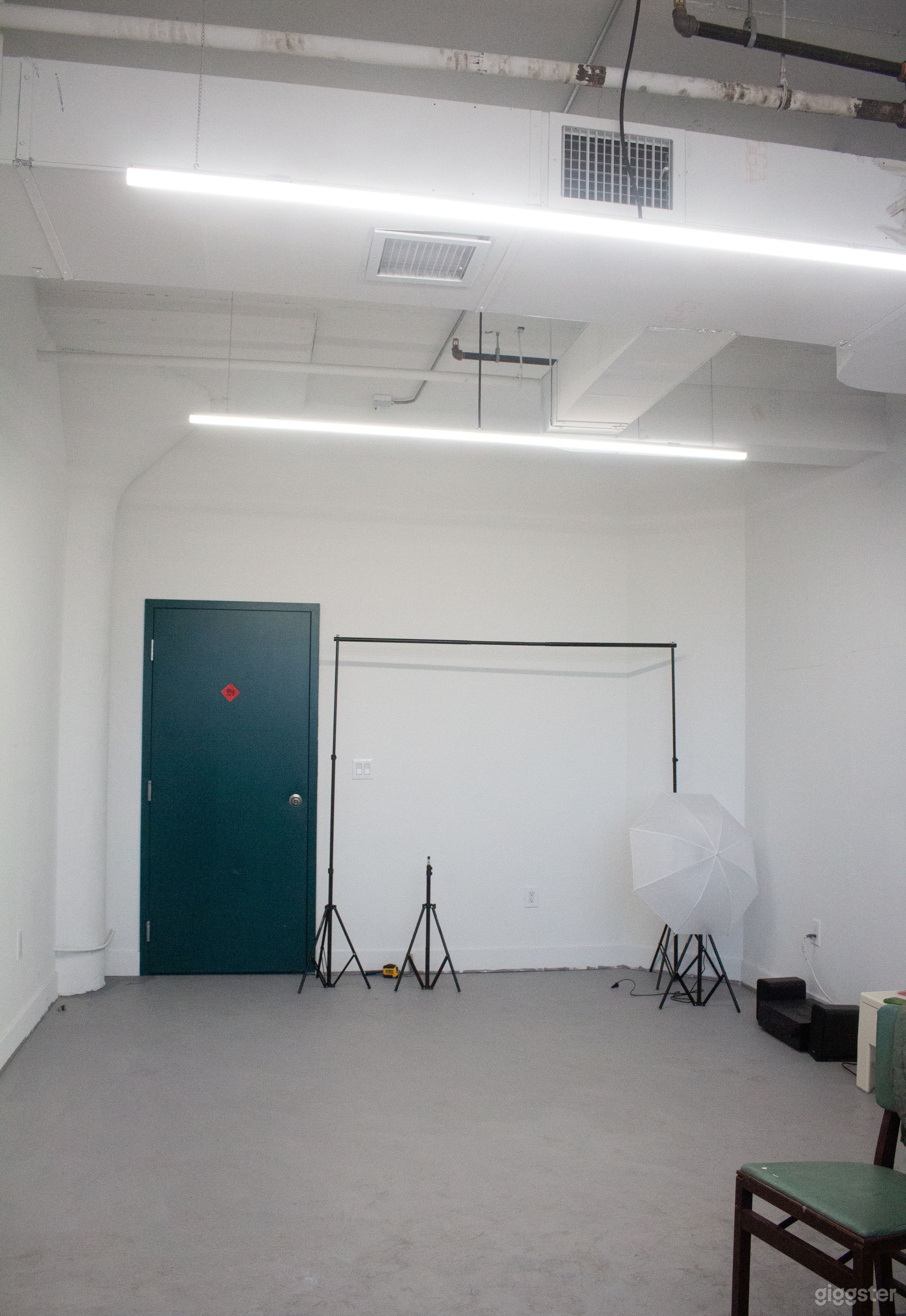 Bright, Equipped Photo Studio - run by artist Photo 4