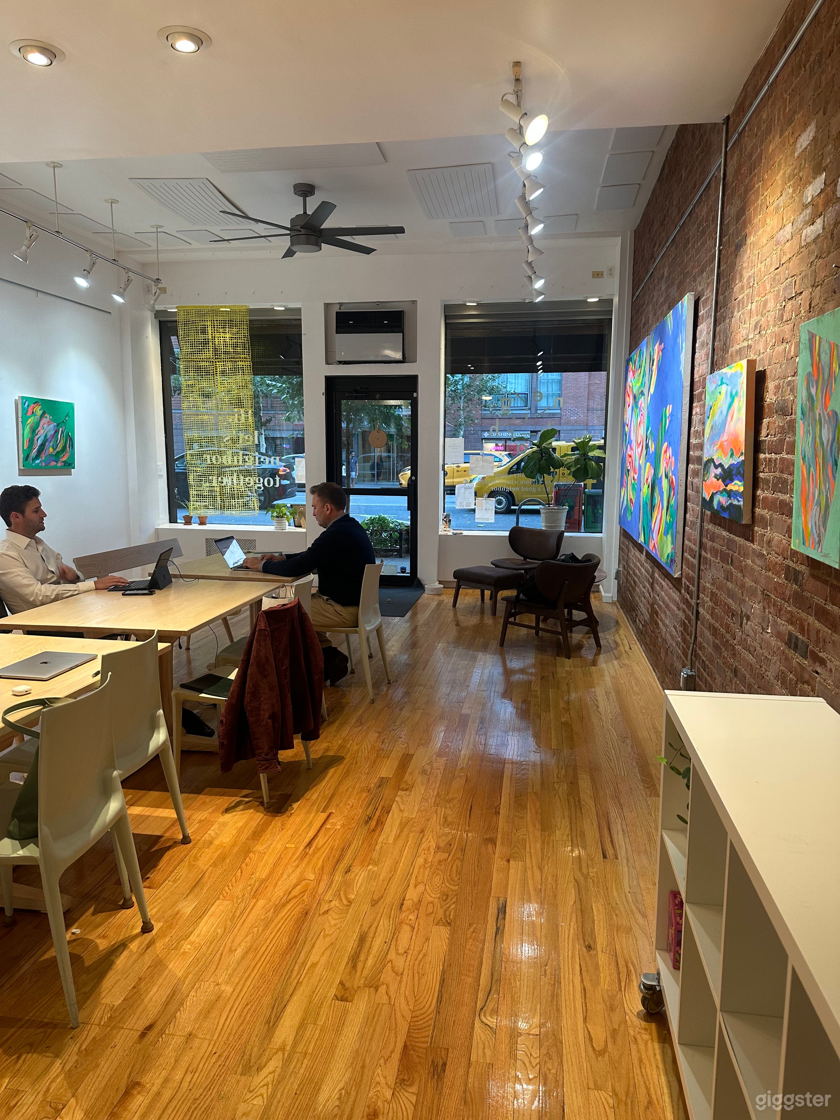 Gallery Storefront Space in the Heart of Chelsea Photo 4