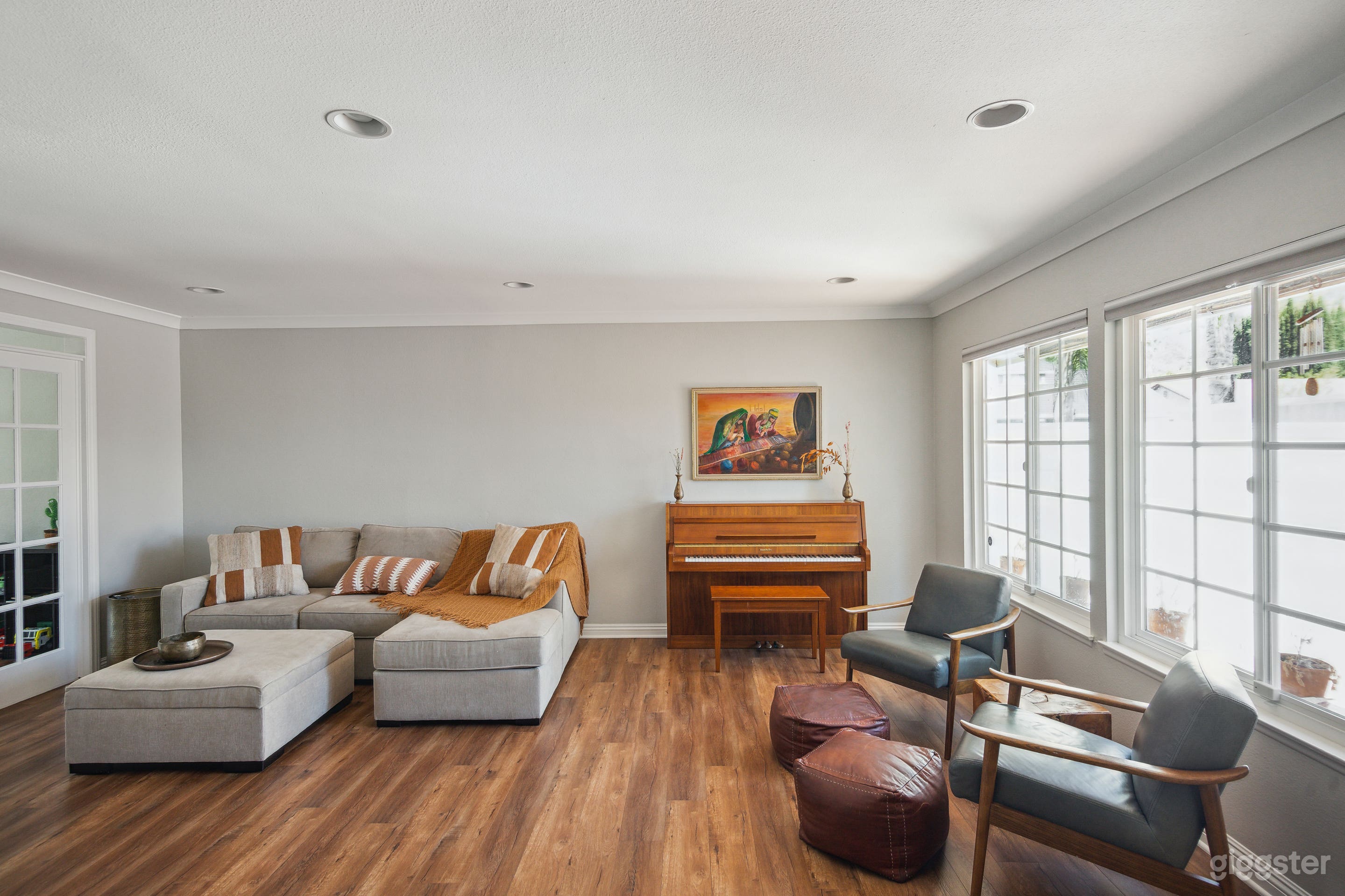 Family Friendly Americana Charming House 5 bd/3 ba Photo 2