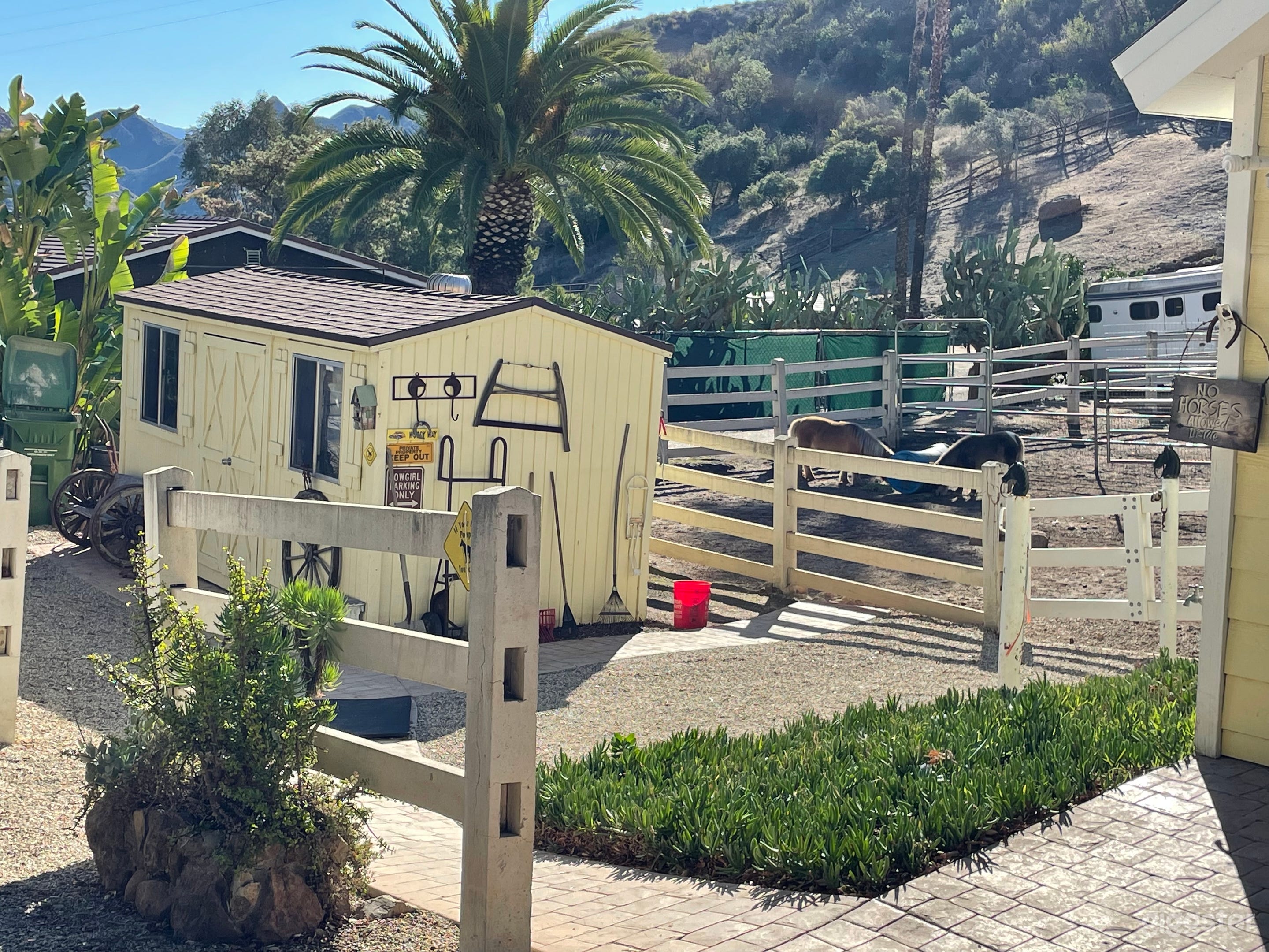 Malibu Lakeside Ranch Retreat Photo 1