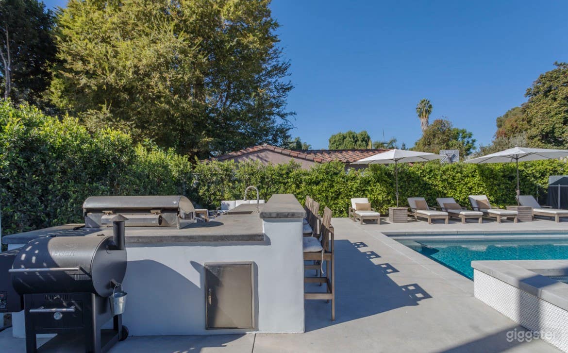 Modern Fenced Pool Photo 3